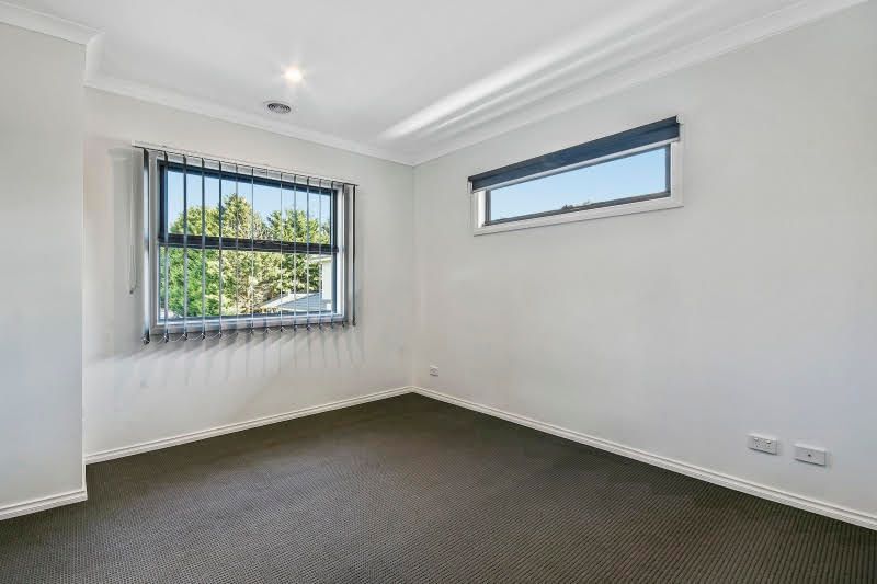 25 Hamilton Road — photo 4 of 6