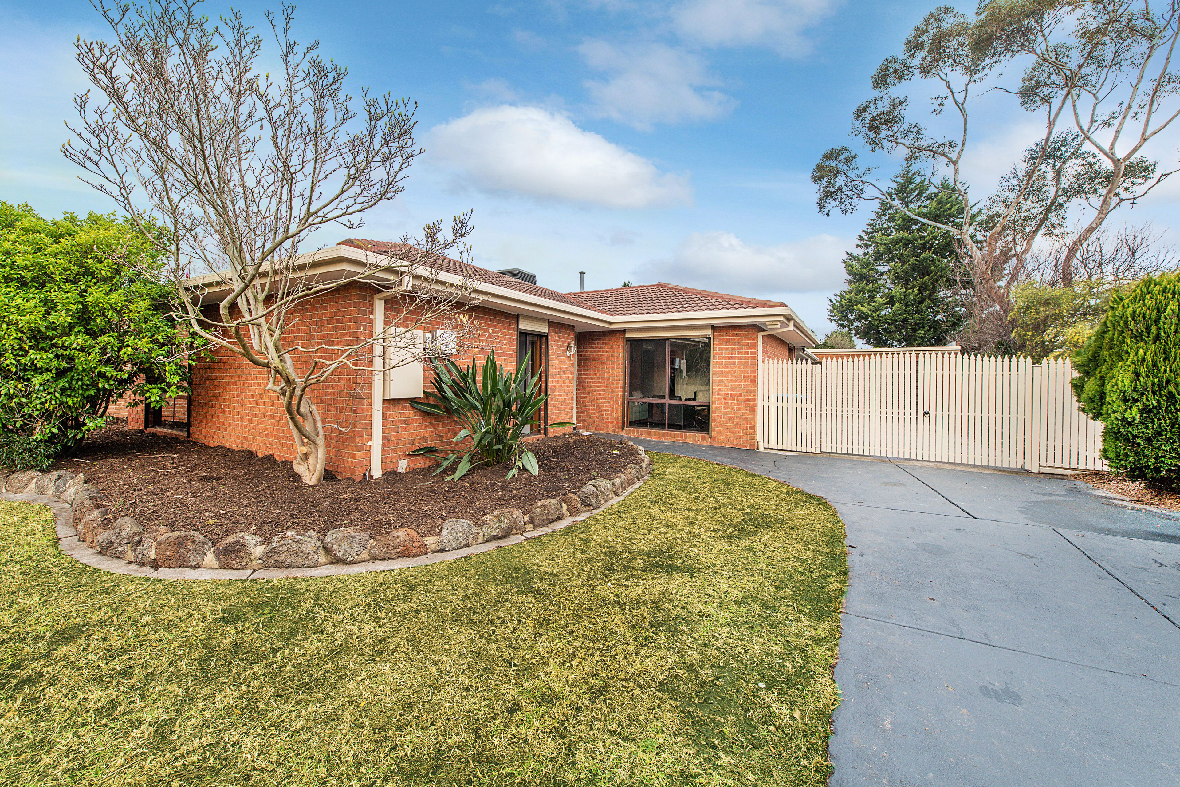 43 Sheraton Crescent, Ferntree Gully, VIC 3156
