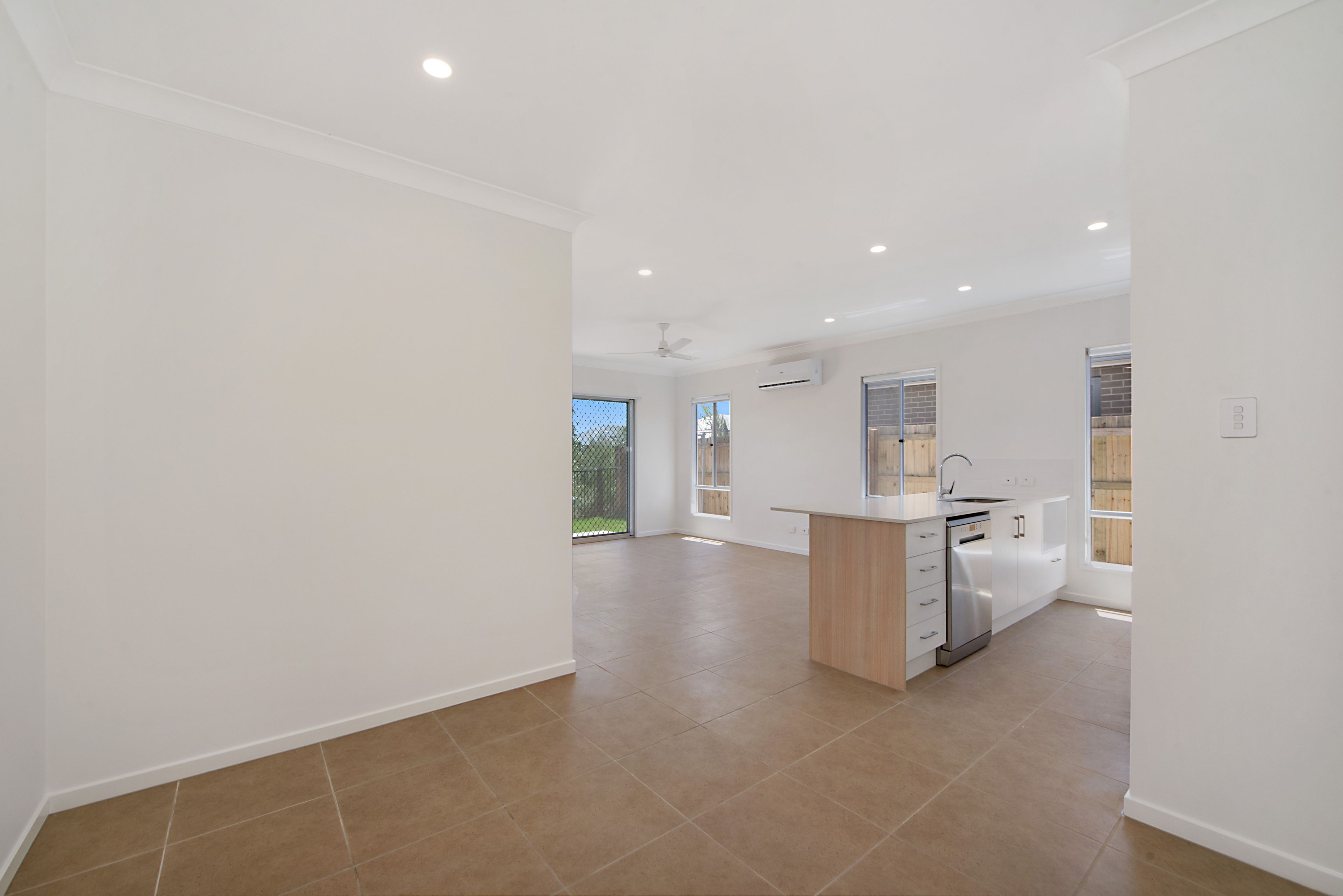 1/7 Claireview Street, Logan Reserve, QLD 4133