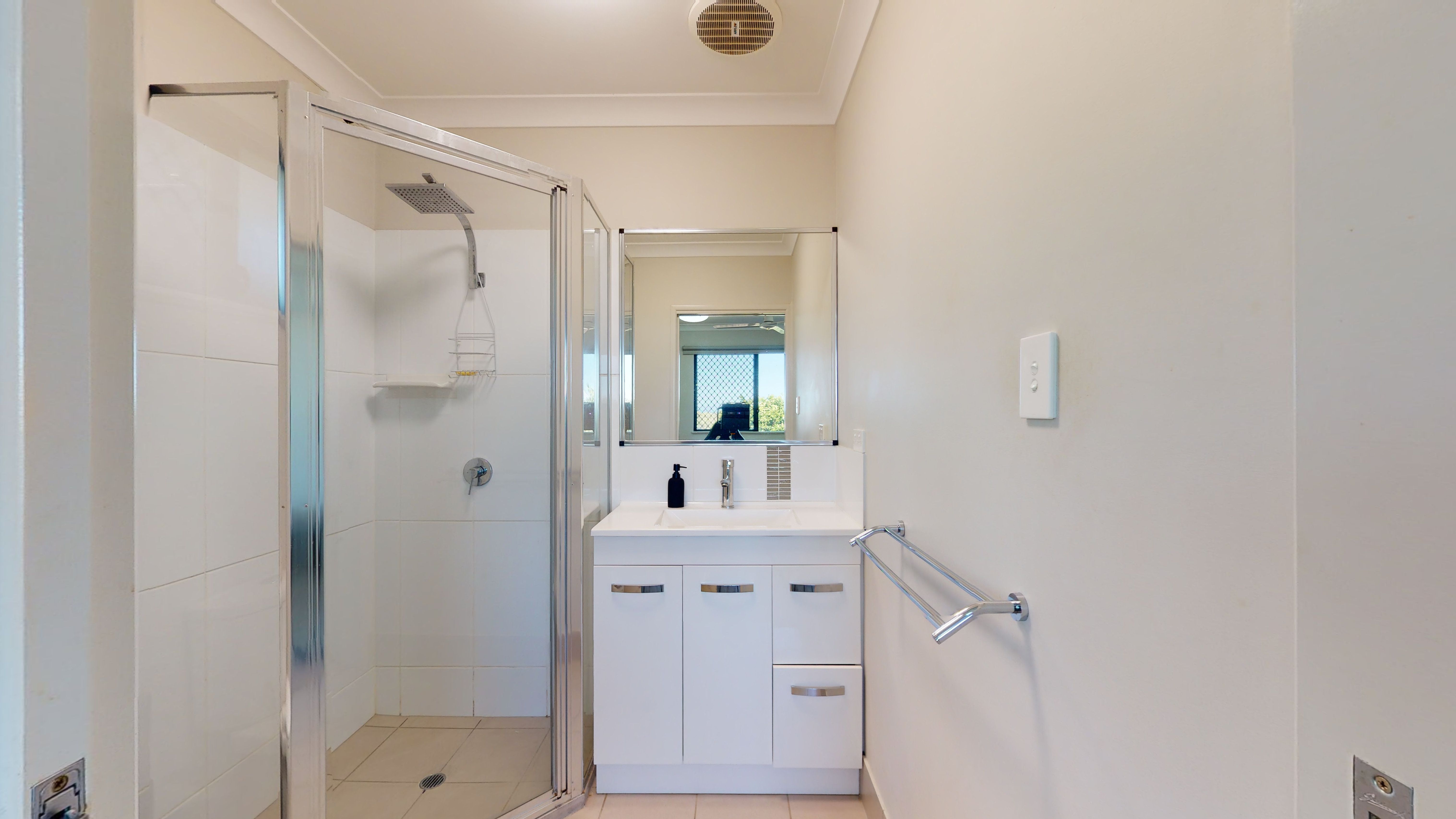 24 Girraween Avenue — photo 8 of 12