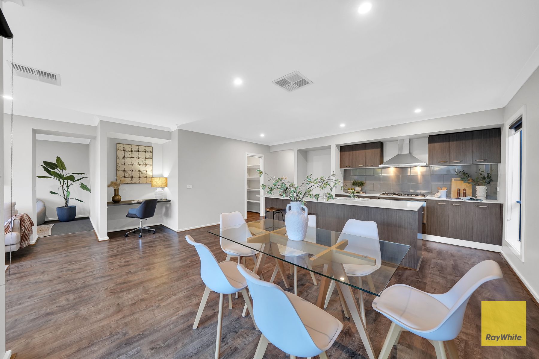 17 Arkins Circuit — photo 7 of 22