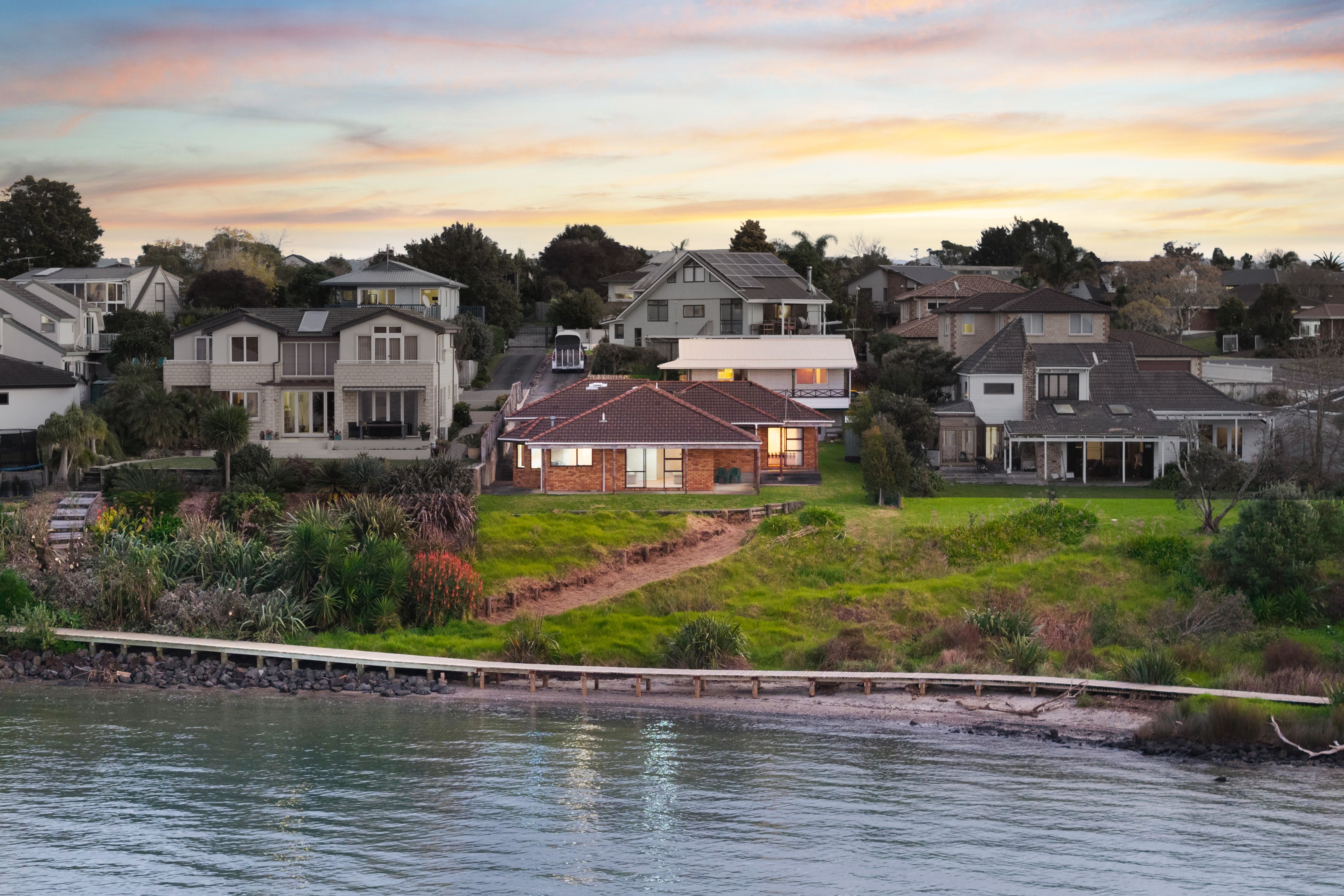 54 Spinnaker Drive, Te Atatu Peninsula, Waitakere City