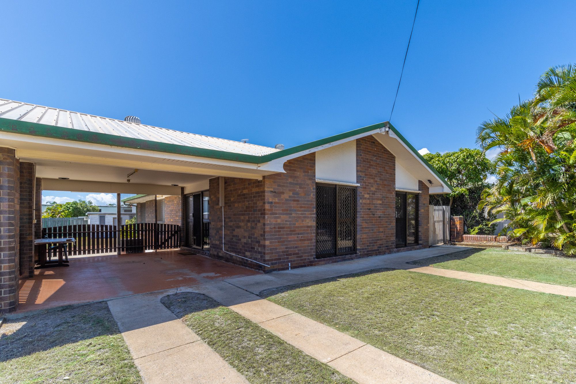 6 Picnic Street, Pialba, QLD 4655