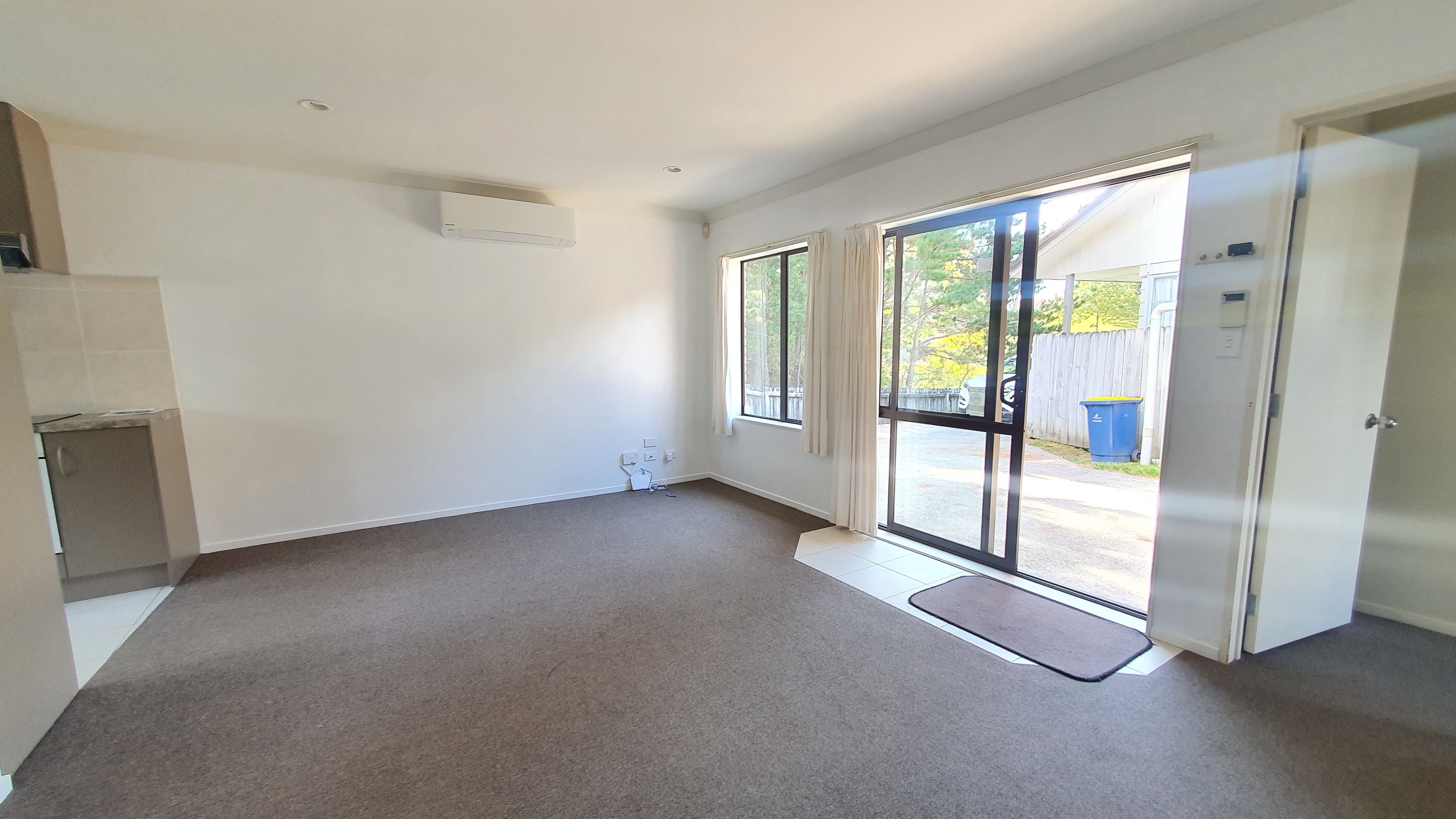 1/33 Claverdon Drive, Massey, Waitakere City