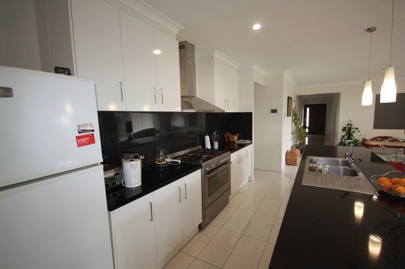 25 Pamphlett Street, Oxley, QLD 4075