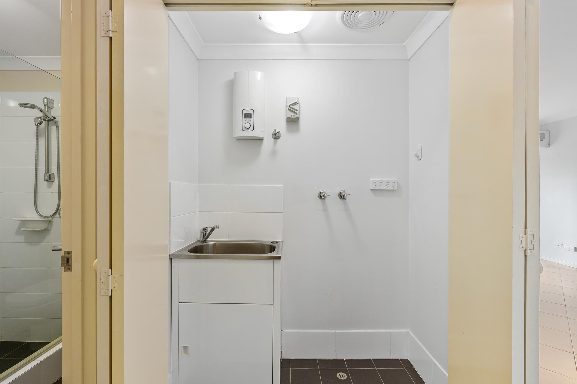 4/126 Tibradden Circle — photo 18 of 26