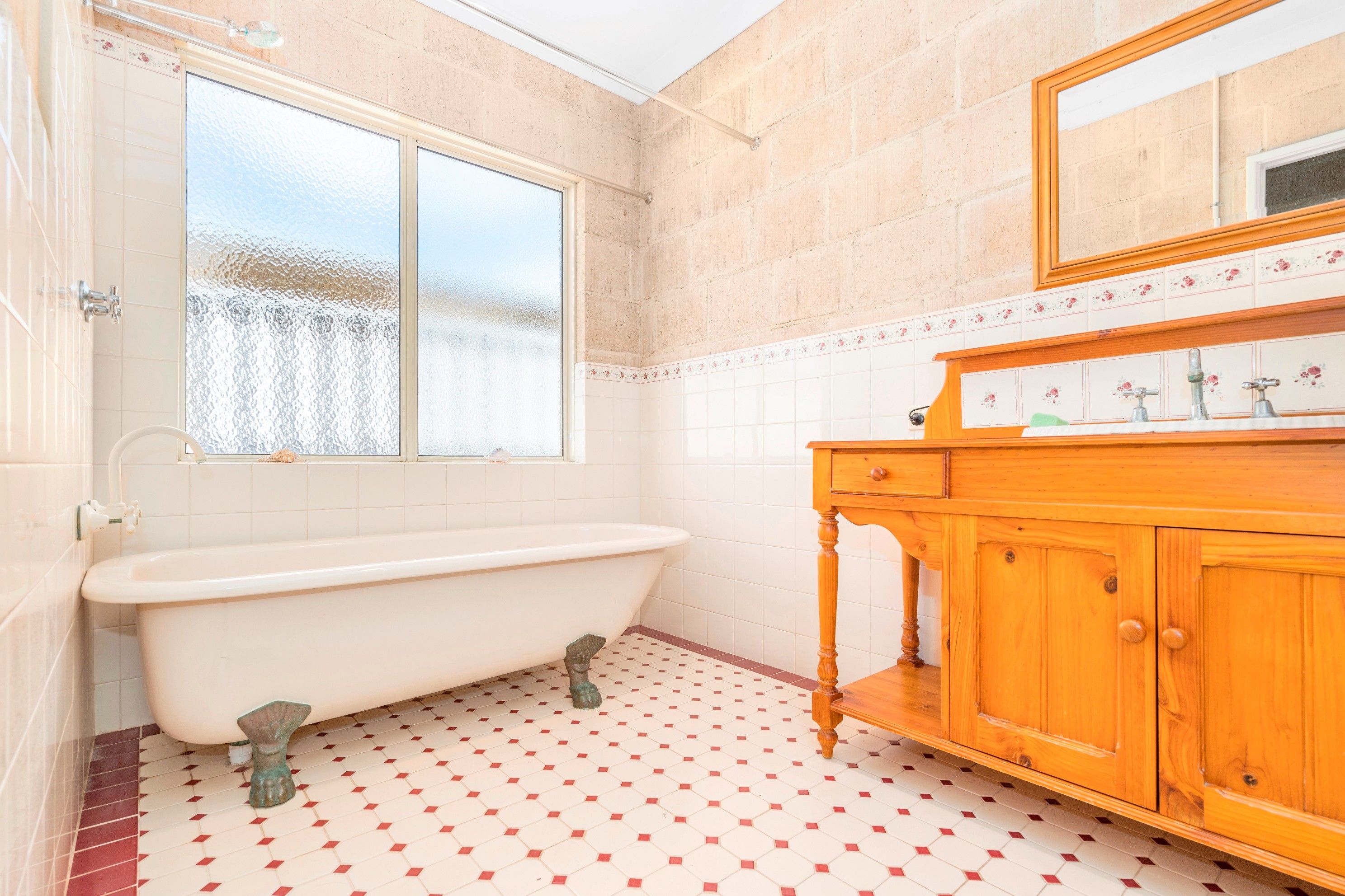 6 Torquay Place — photo 10 of 16