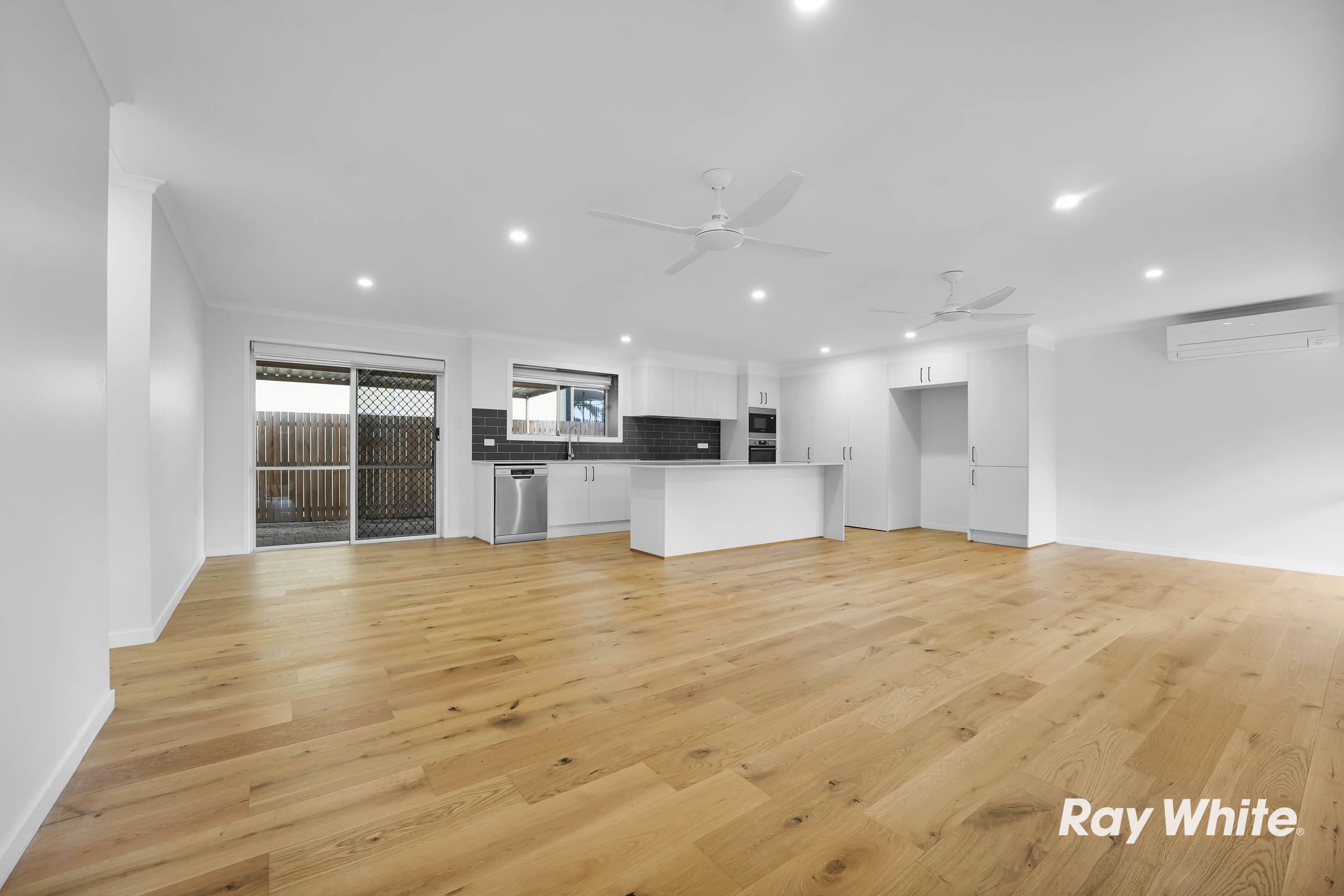 31 Satinwood Street — photo 7 of 29