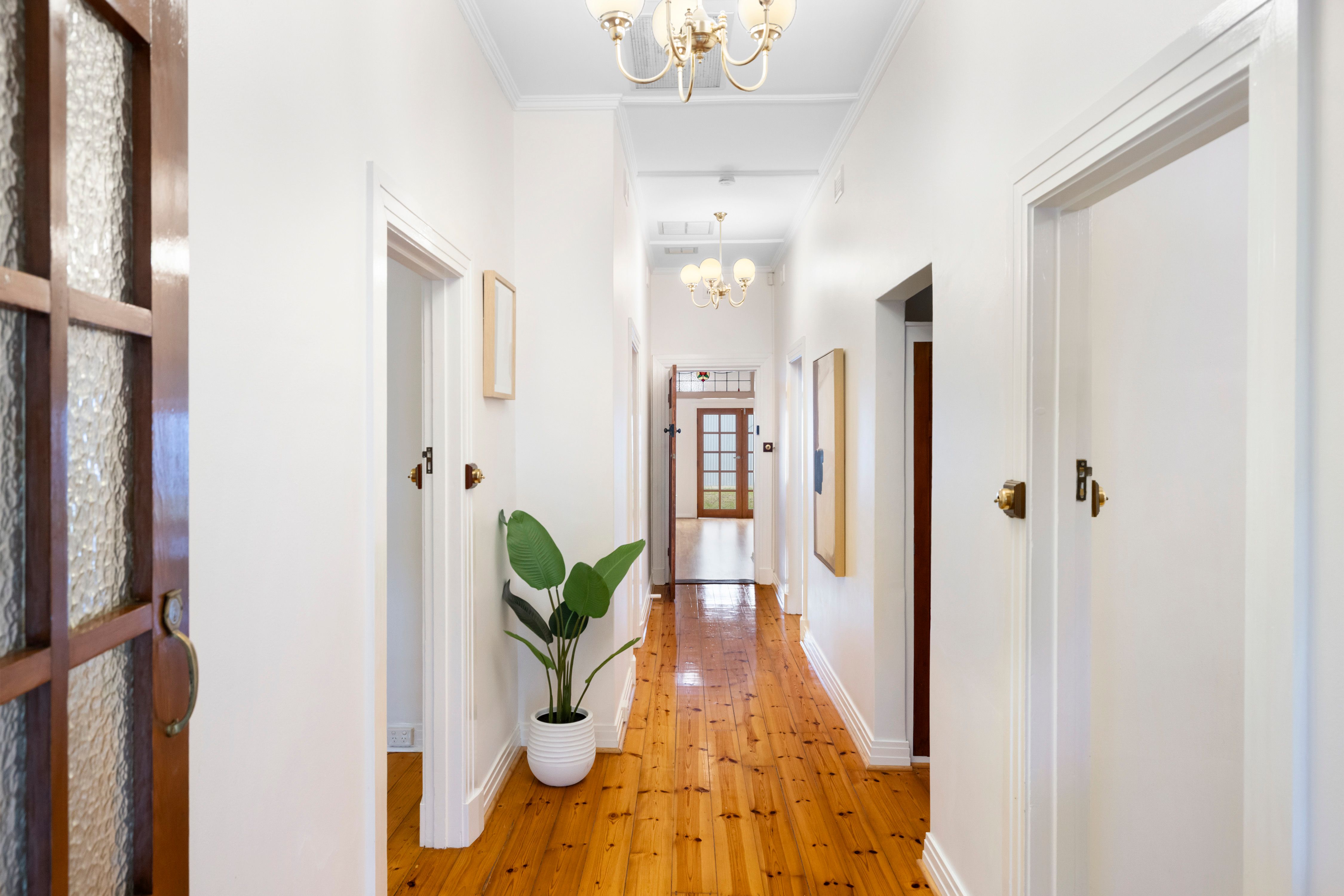 25 Struan Avenue — photo 5 of 22