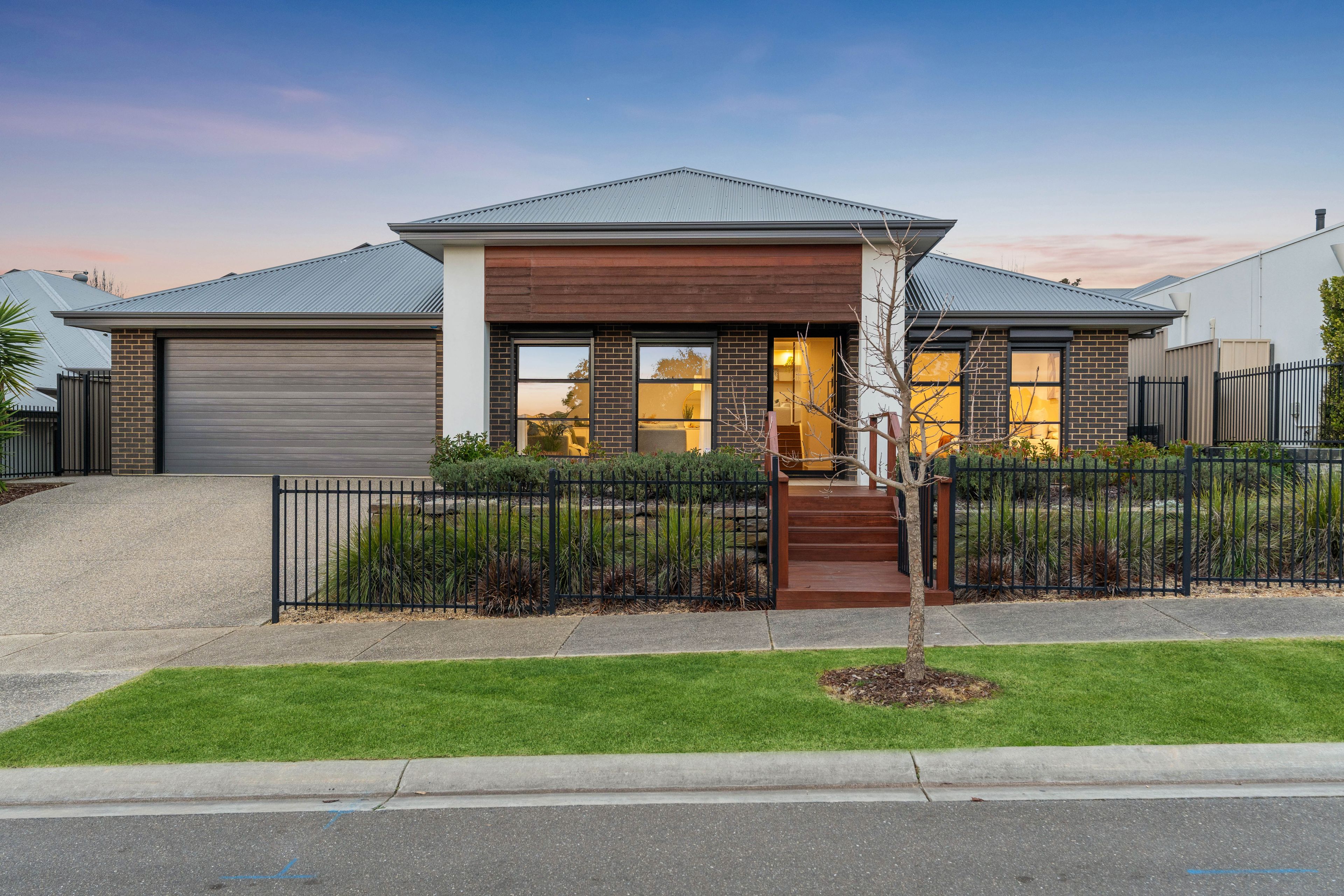 8 Lucerne Crescent, Mount Barker SA 5251