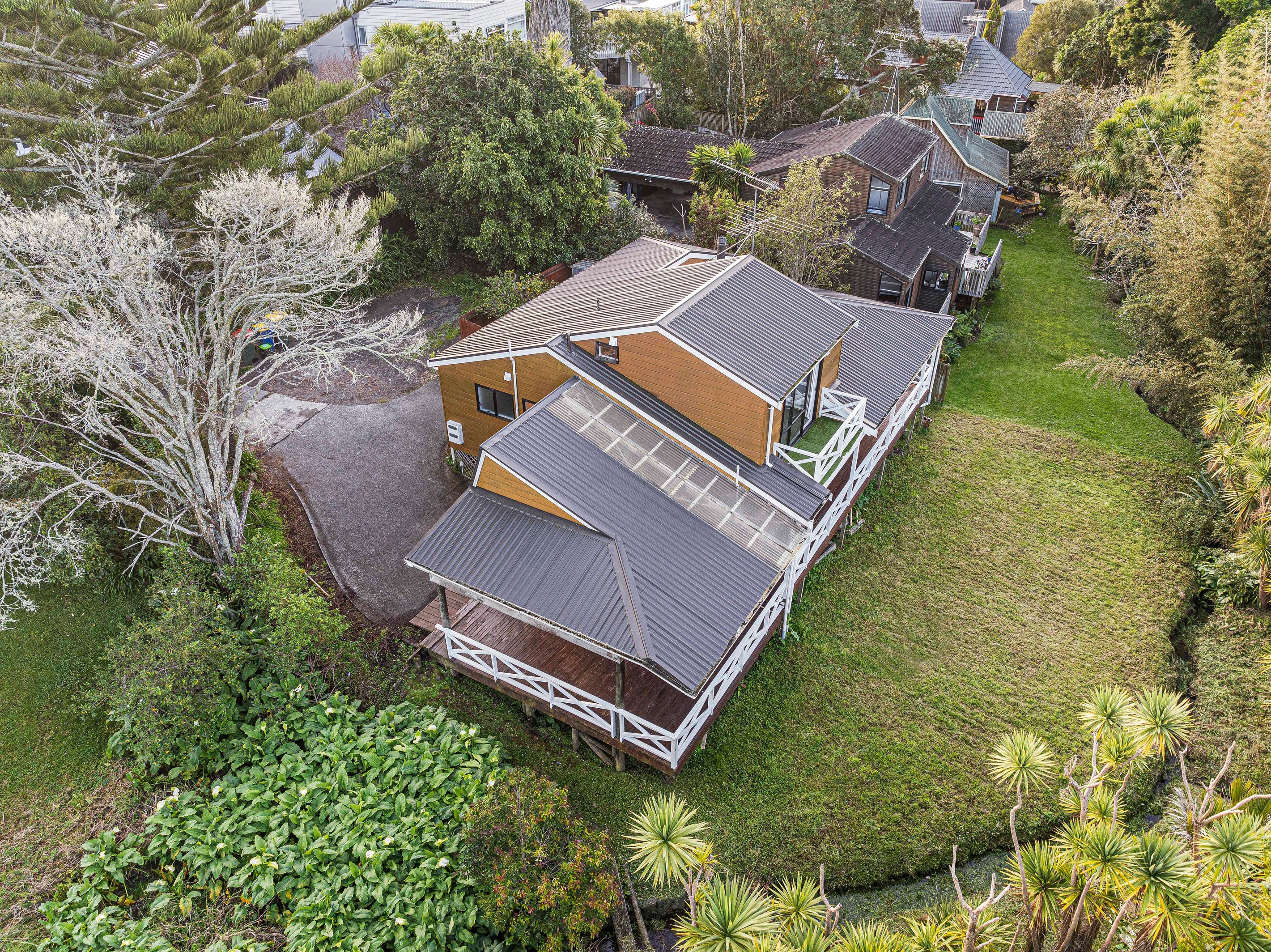 2/24 Matipo Road, Mairangi Bay, North Shore City