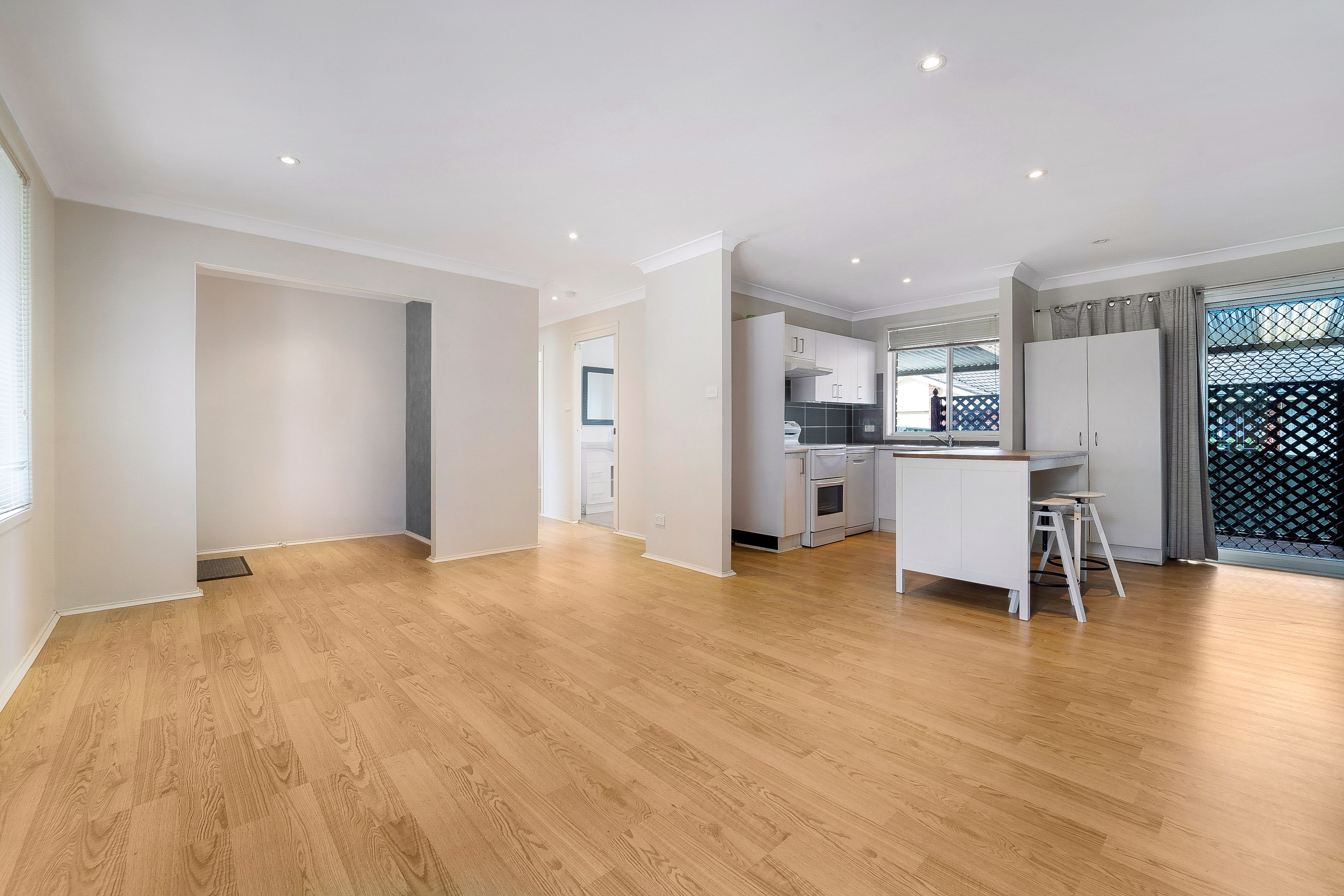 1/14 Westmoreland Road, Minto, NSW 2566