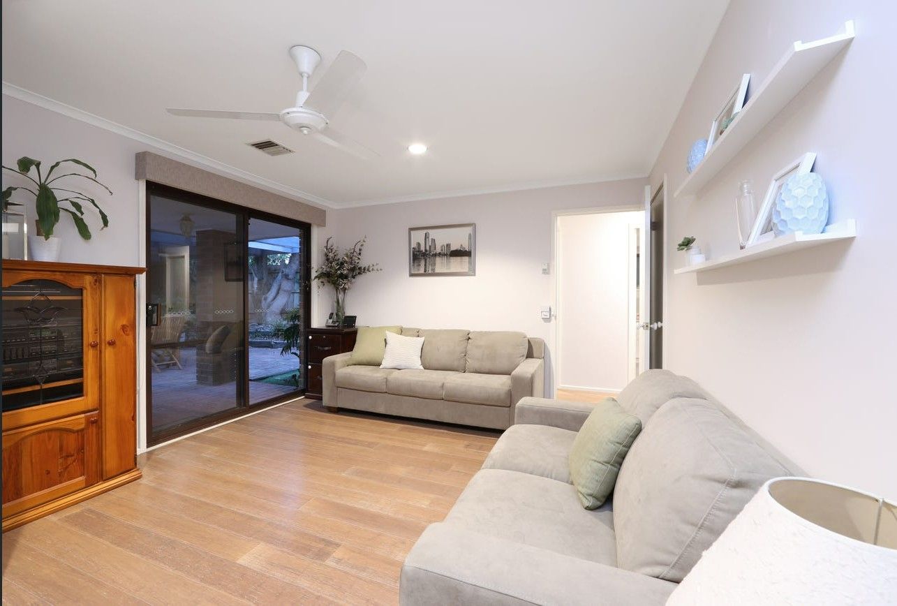 4 Humphreys Way, Rowville, VIC 3178