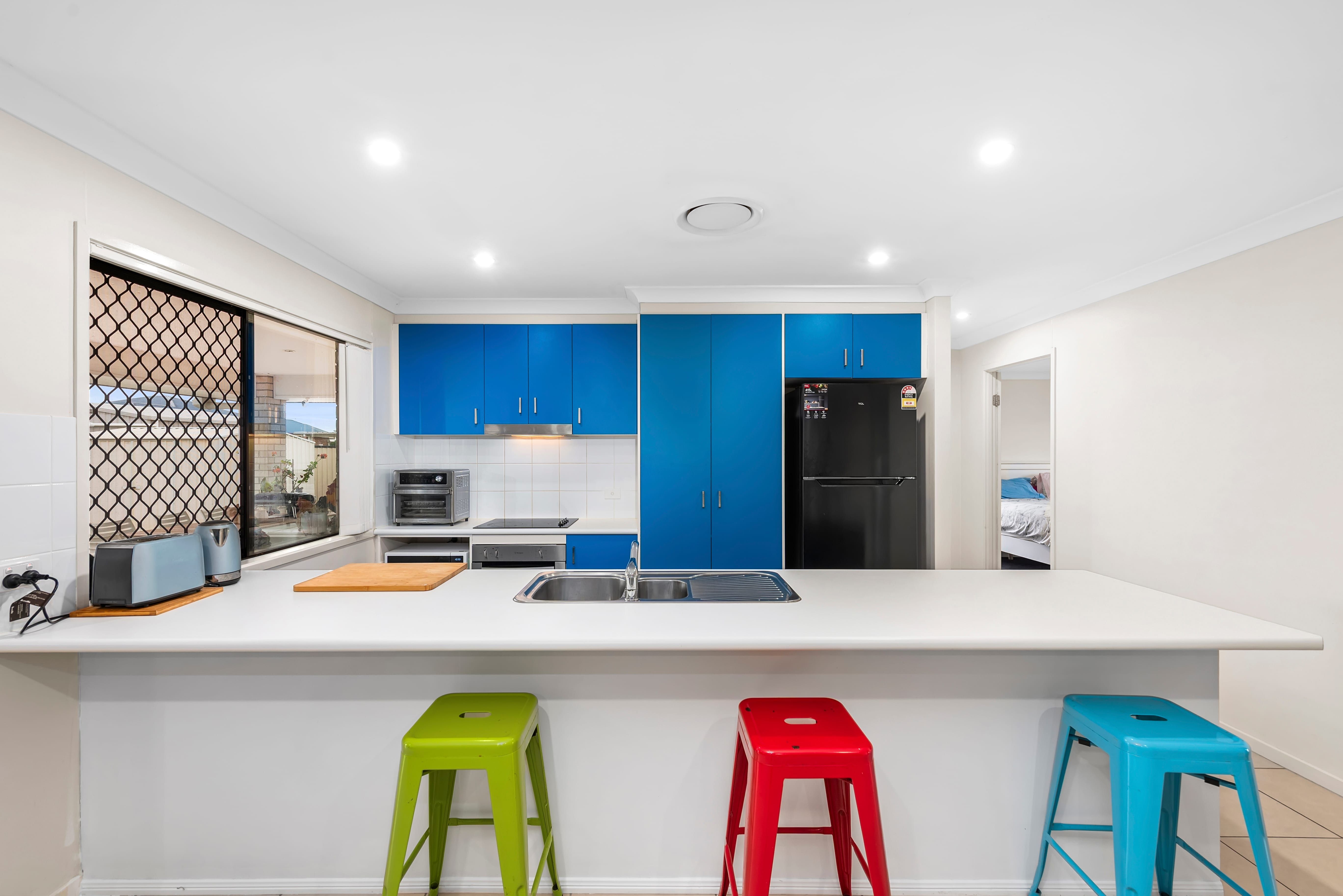 120 Zeller Street — photo 4 of 22