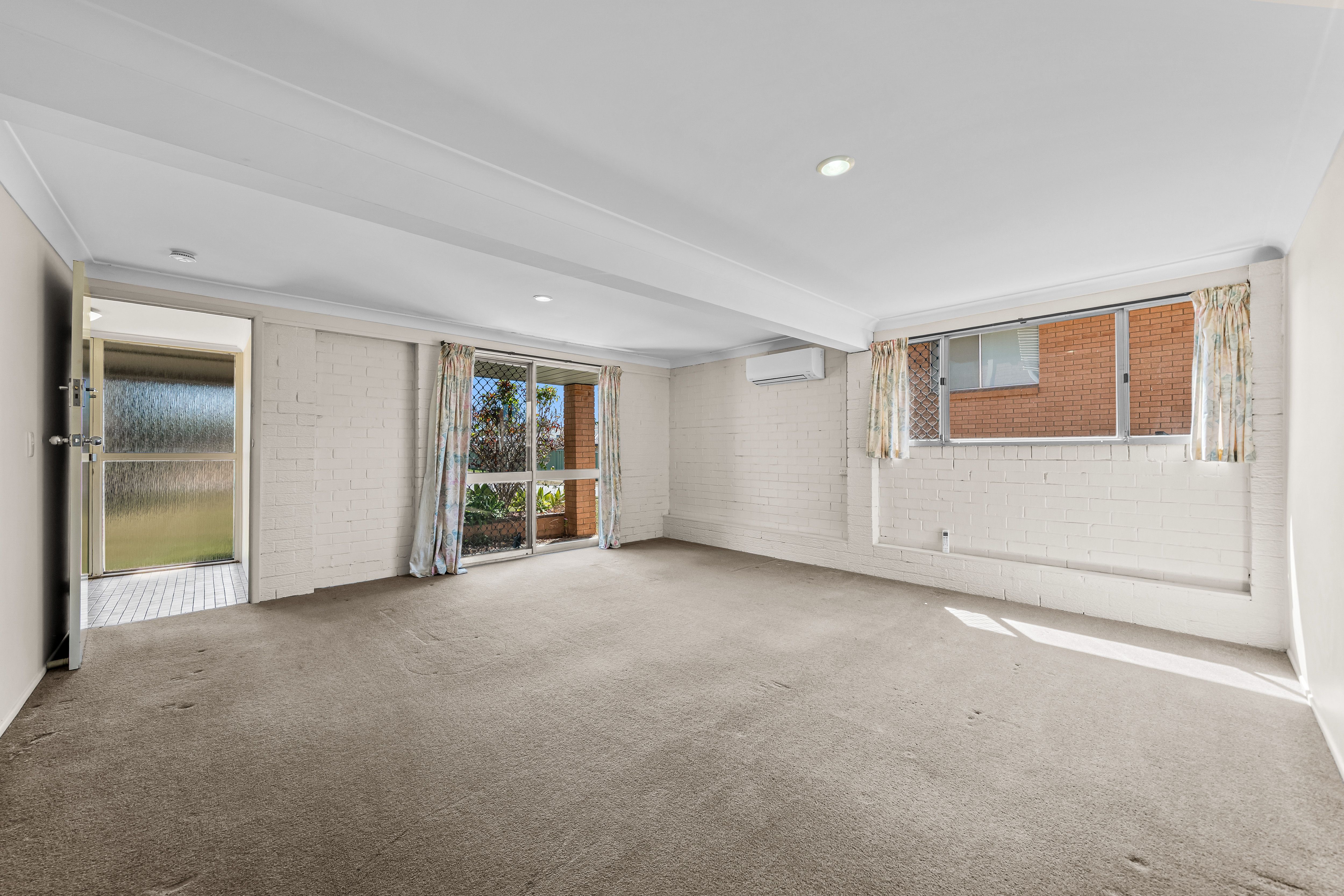 18 Devonlea Street — photo 9 of 30