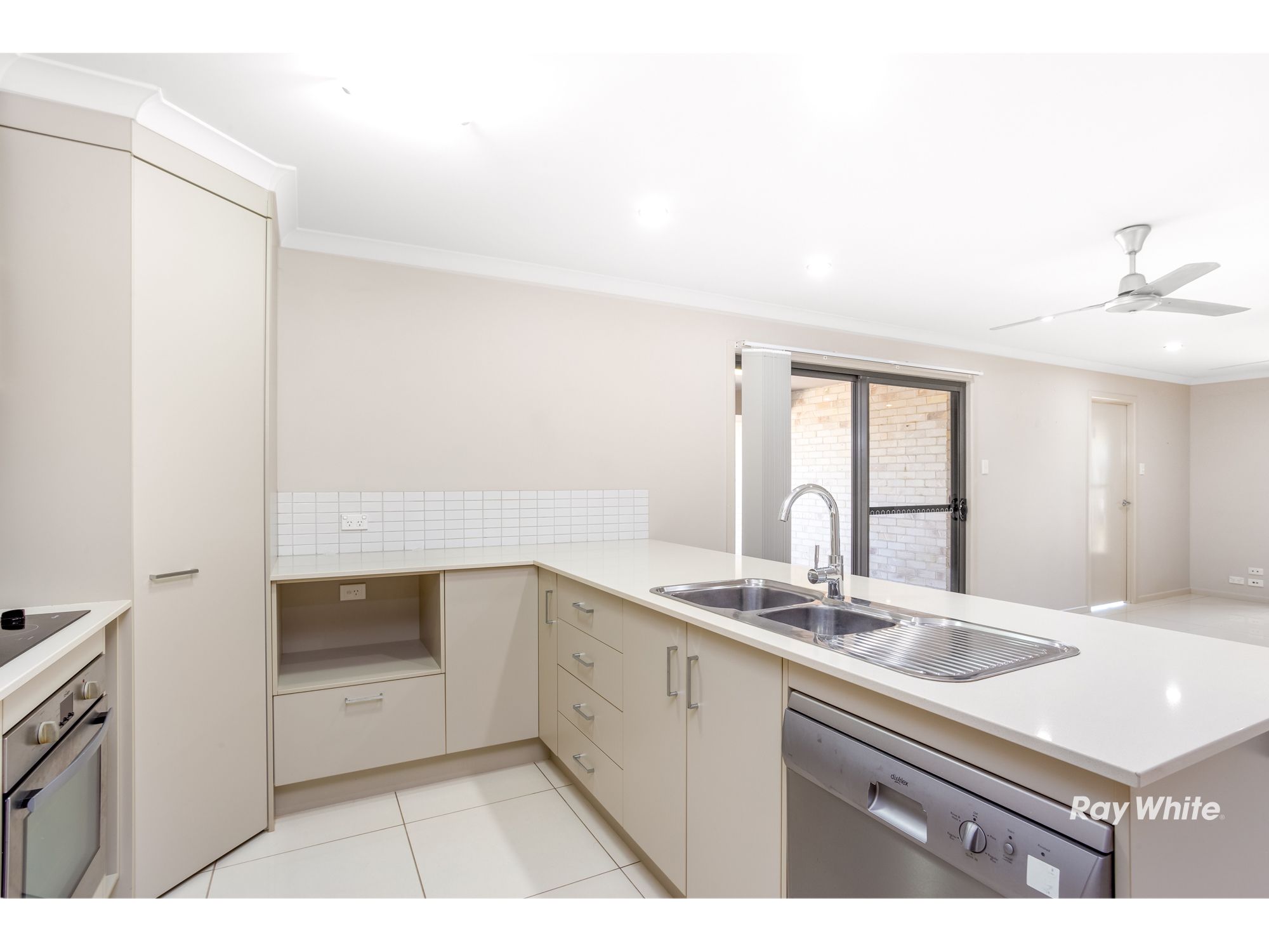 4 Bayliss Court — photo 3 of 13