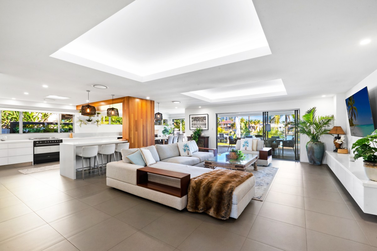 5 Yunga Court, Broadbeach Waters, QLD 4218
