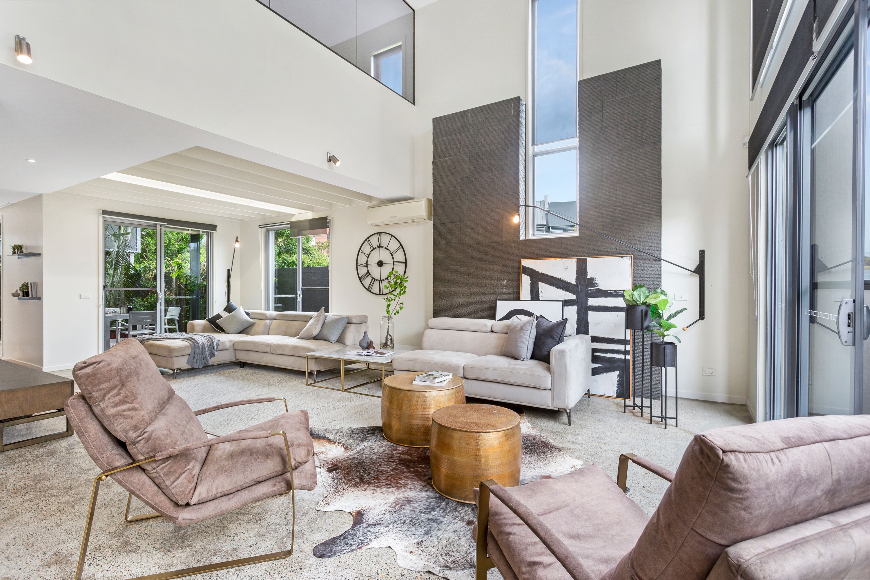 24 Lakefront Crescent, Varsity Lakes QLD 4227