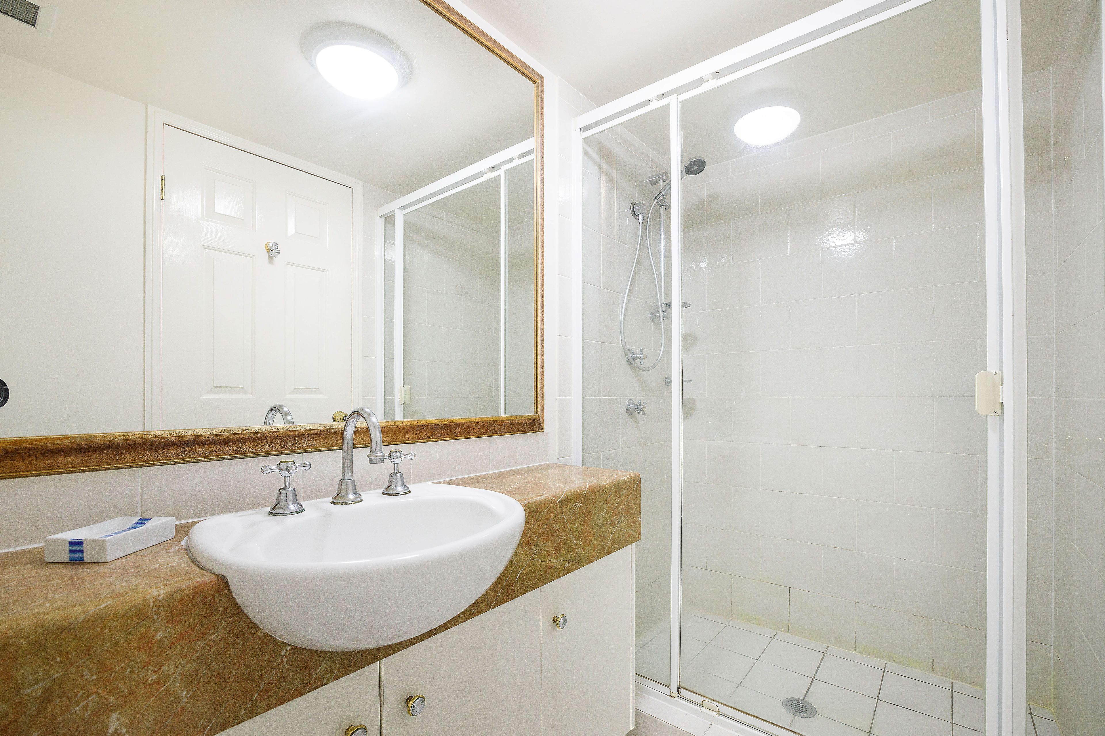 3052/2623-2633 Gold Coast Highway, Broadbeach, QLD 4218