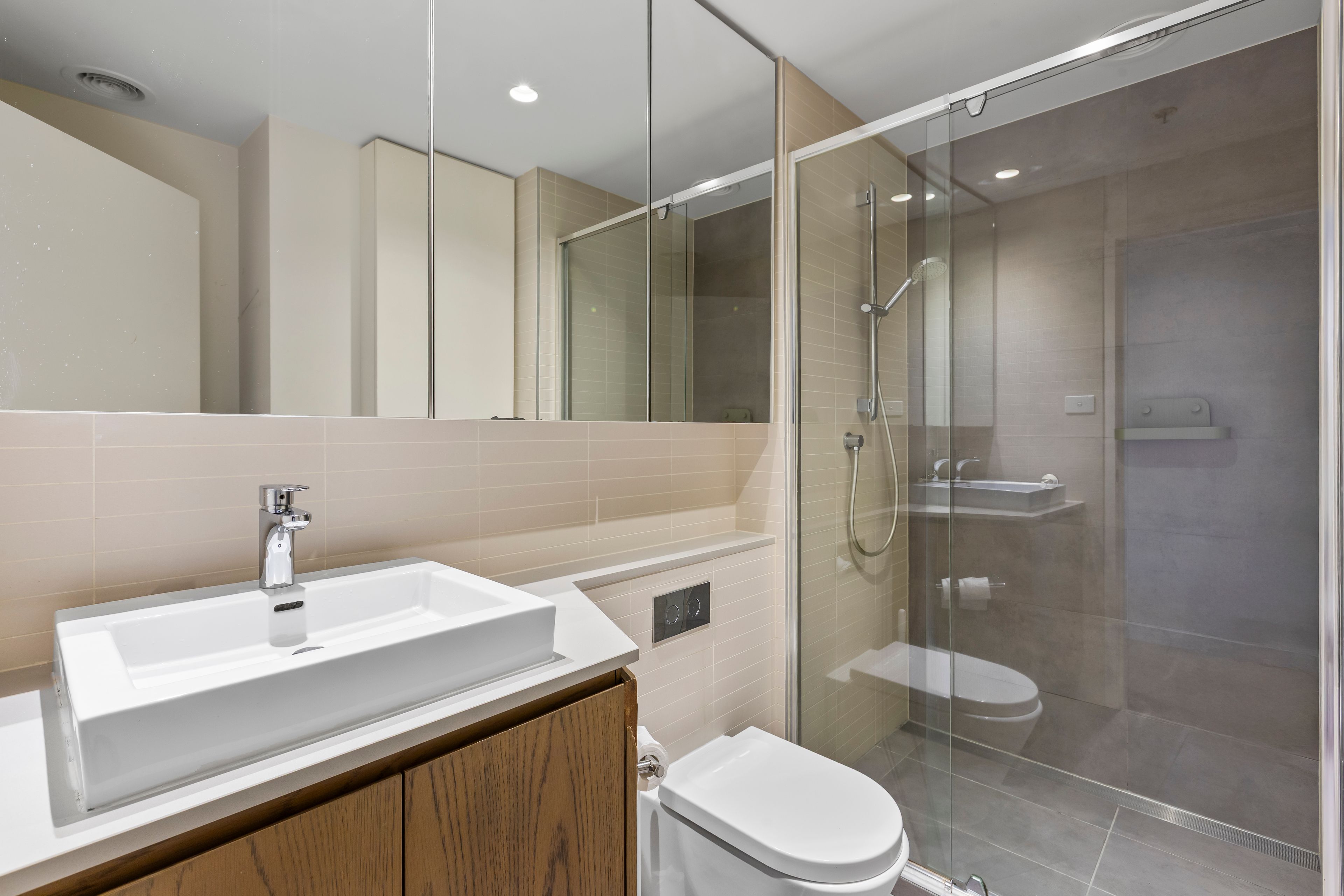 205/1 Acacia Place — photo 9 of 14