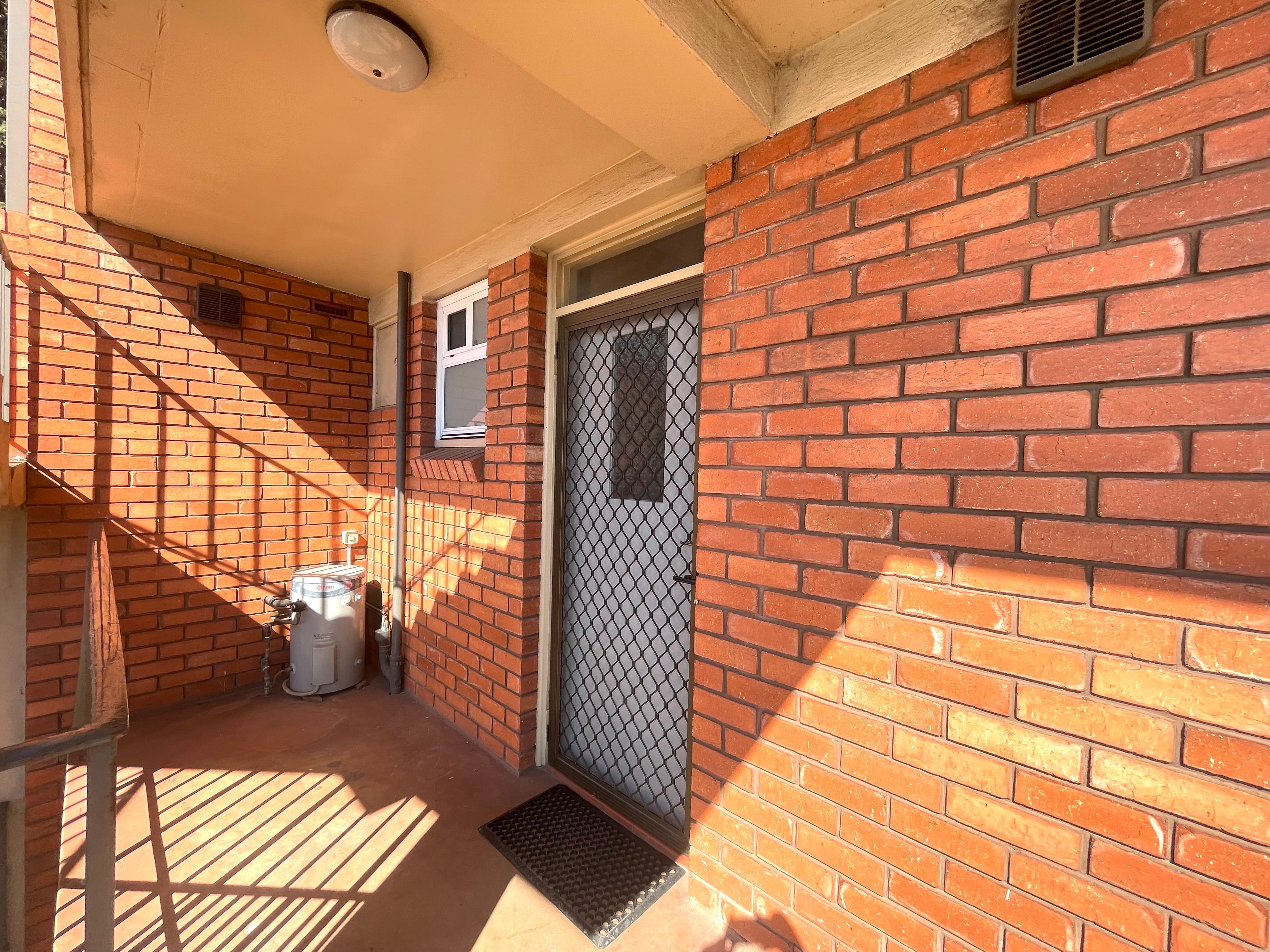 4/2-4 Brimage Street — photo 10 of 11