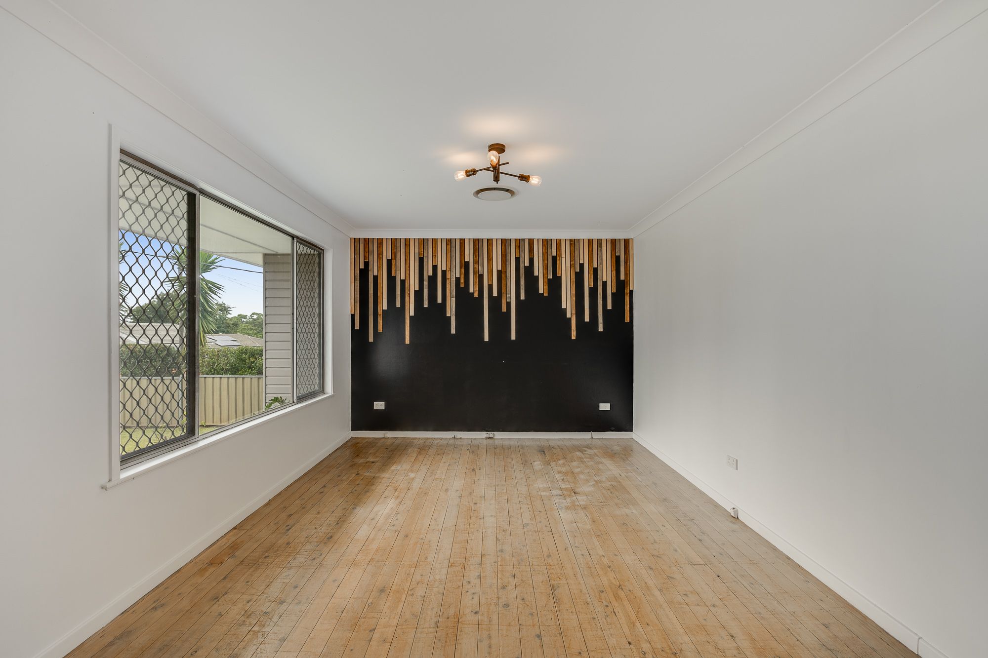 7 Challenor Street, Rockville, QLD 4350