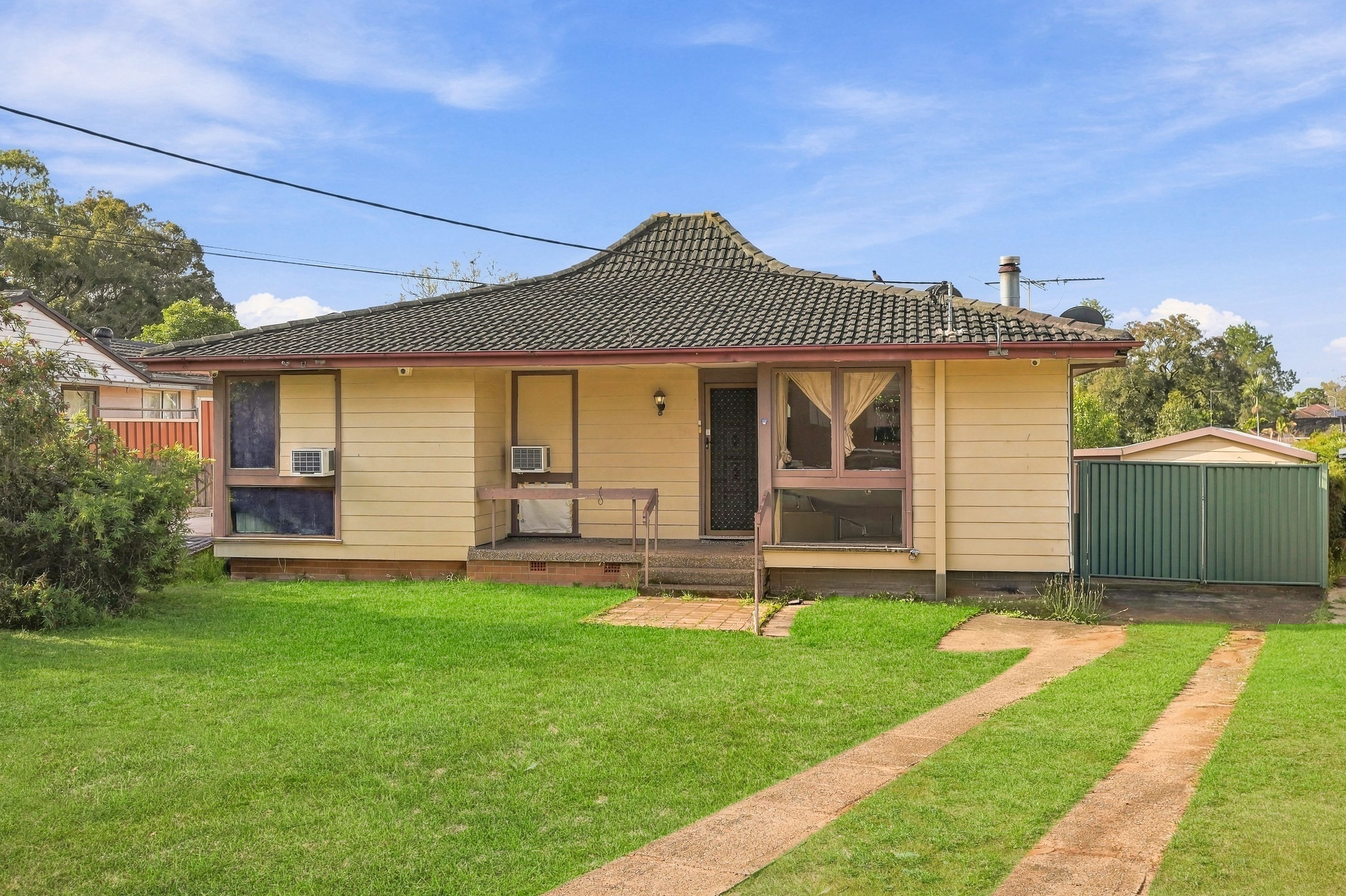 20 Parkes Crescent — photo 12 of 16
