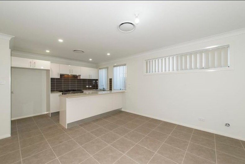 12 Barrow Street, JORDAN SPRINGS, NSW 2747
