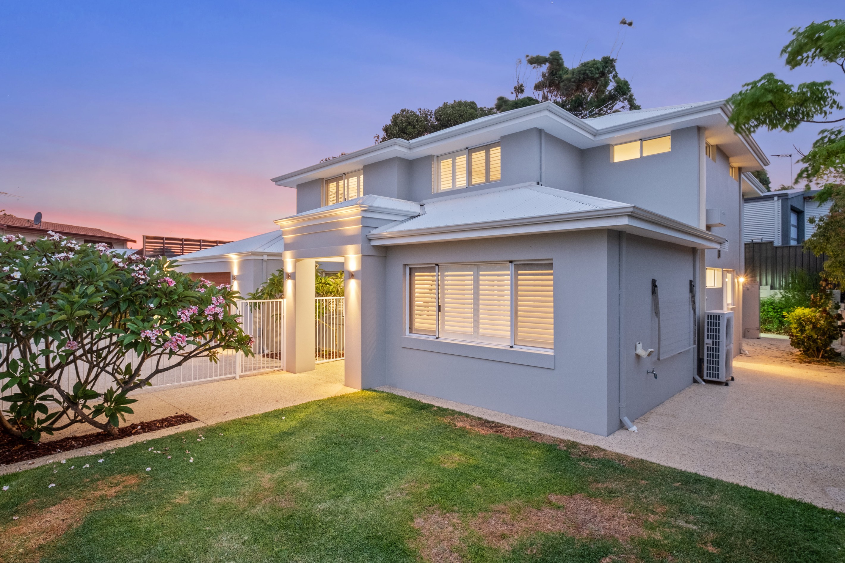 37 Kempenfeldt Avenue, Sorrento, WA 6020