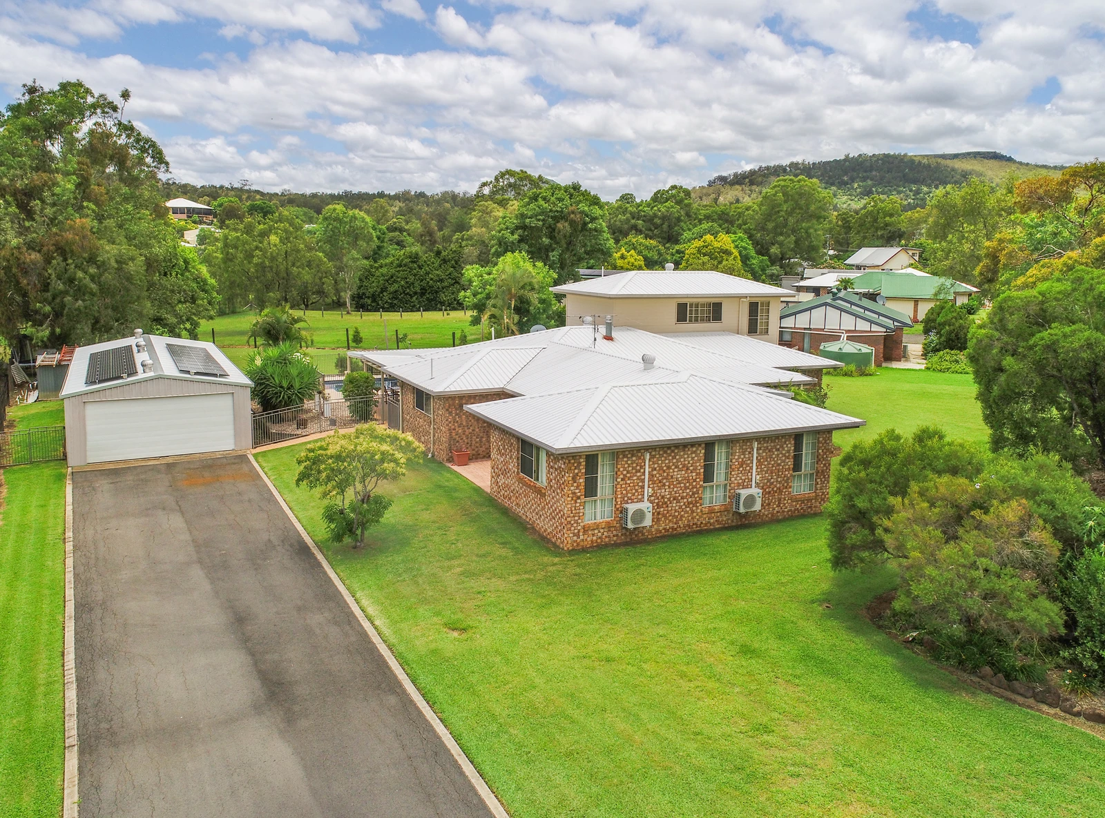 19 Rutherford Road, Withcott, QLD 4352