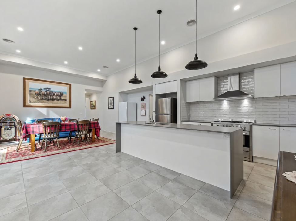 16 Papley Avenue — photo 6 of 9