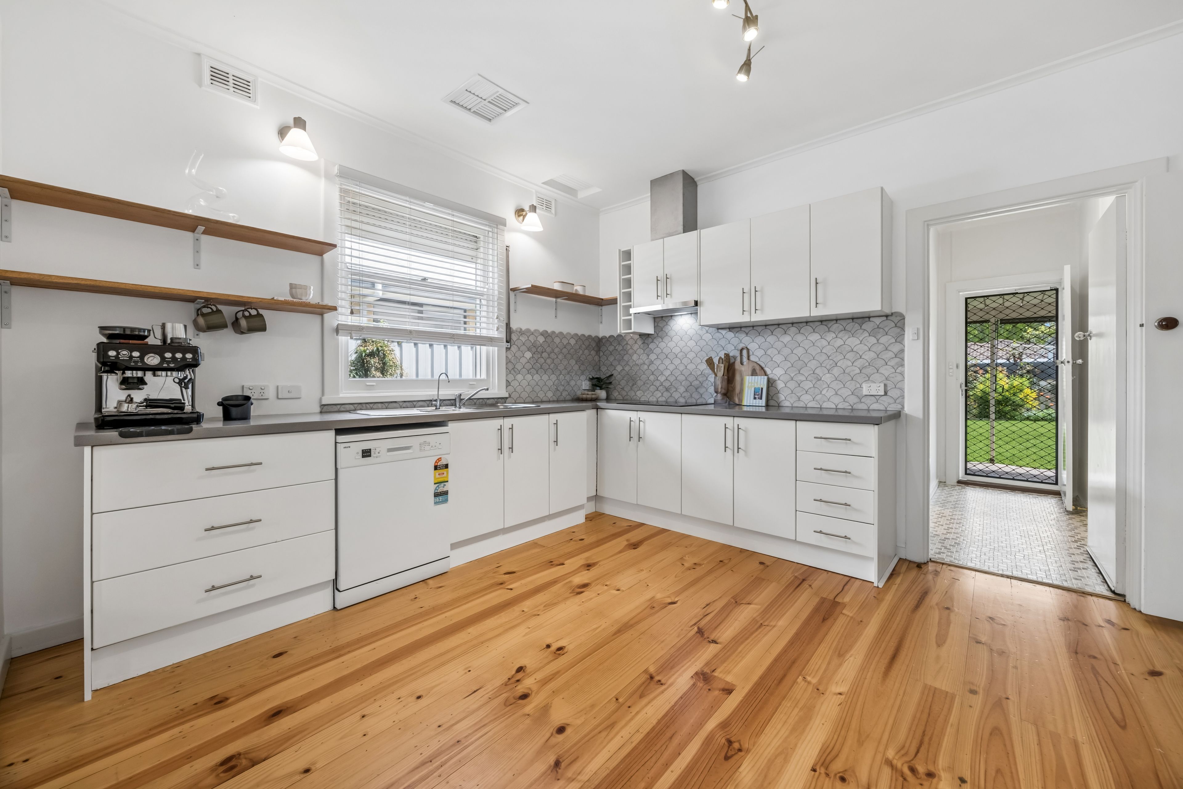 12 Victoria Street — photo 3 of 16