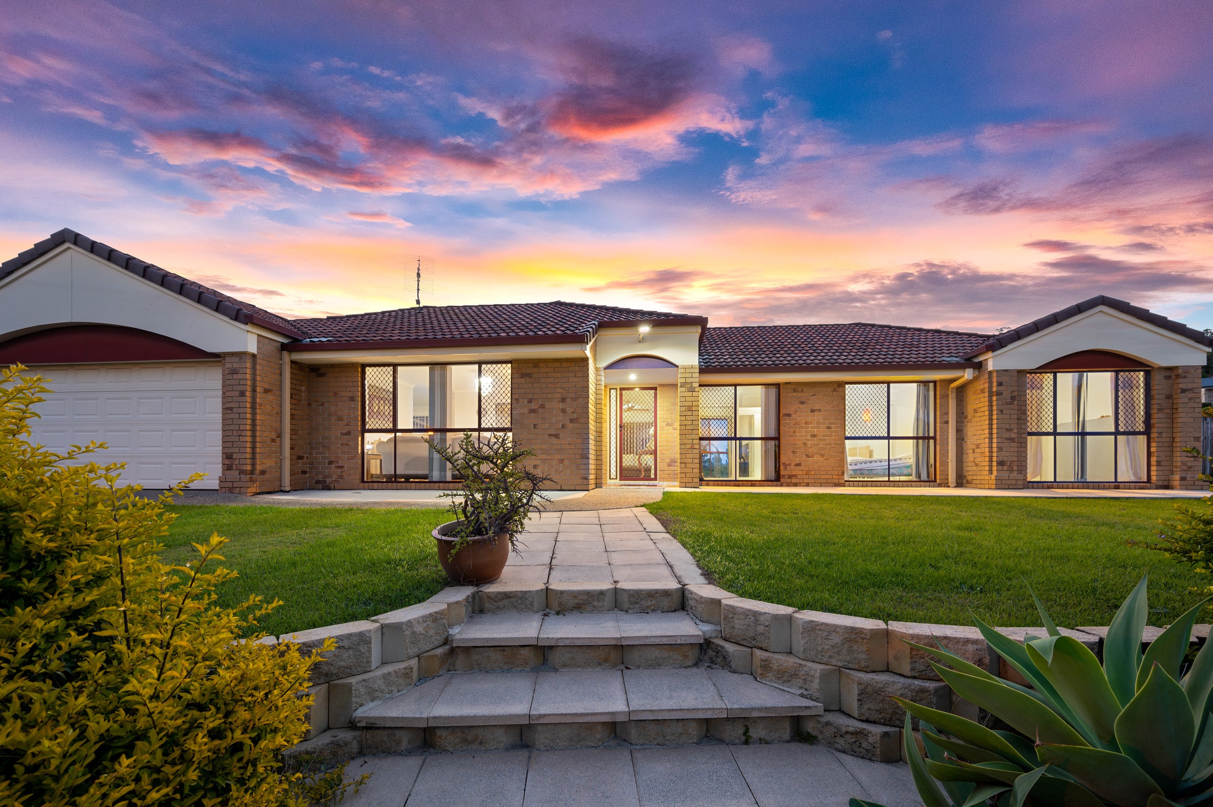 14 Chatham Avenue, Pacific Pines, QLD 4211