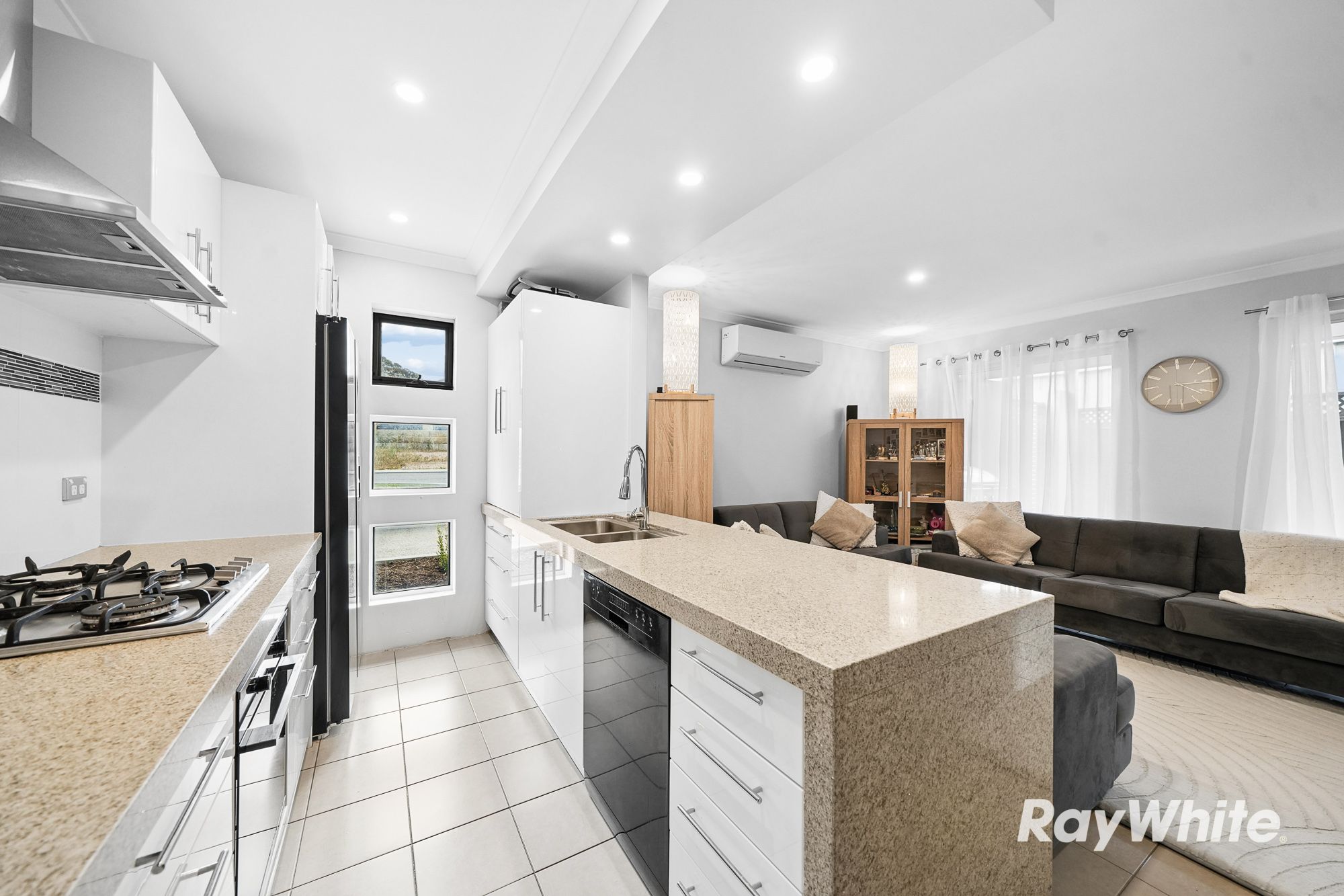 4 Cordova Court — photo 10 of 26