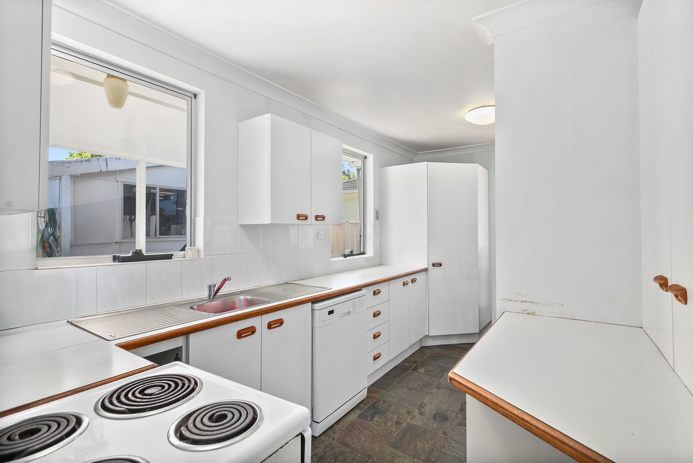 18 The Kingsway, Warilla, NSW 2528