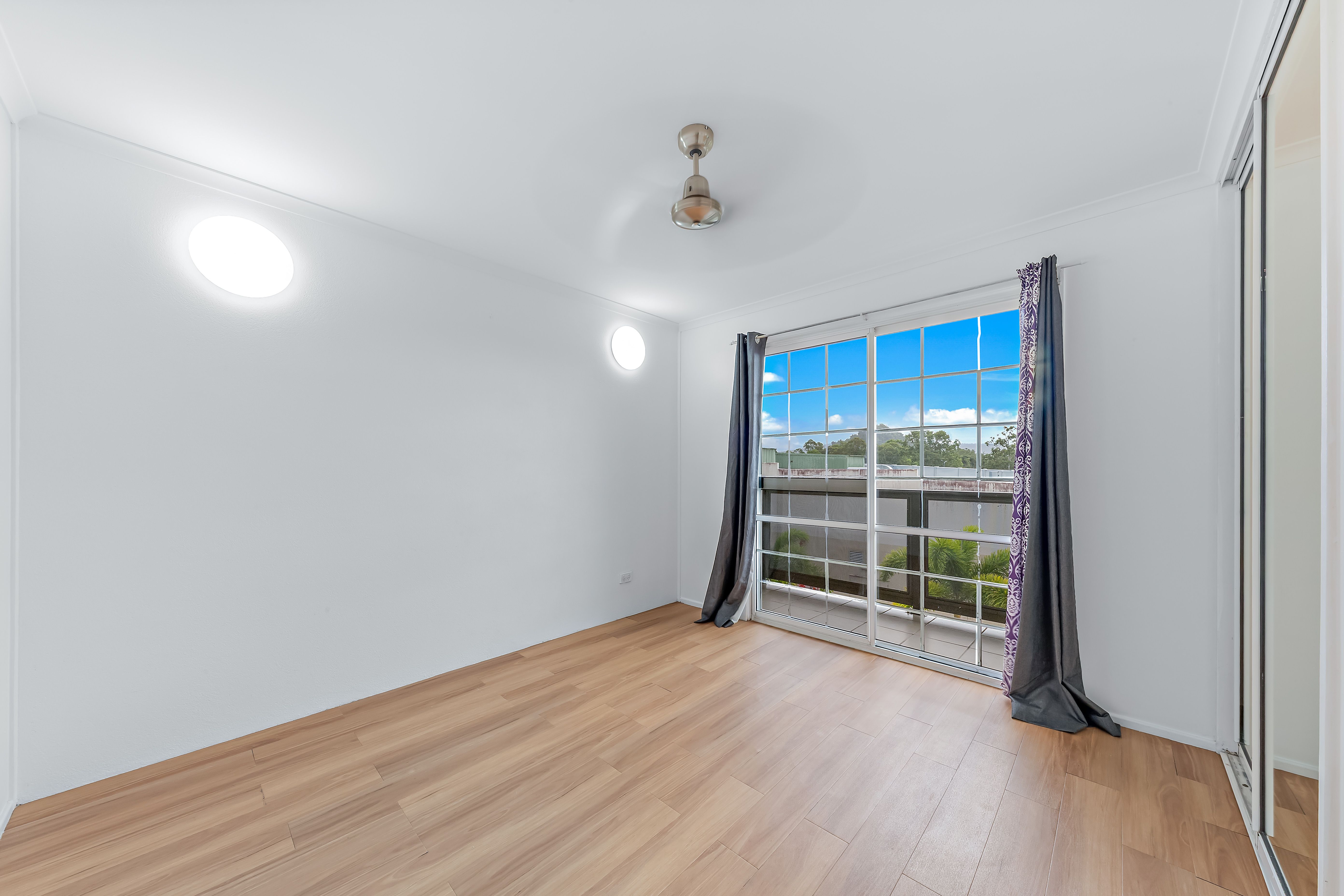 70/3 Eshelby Drive — photo 4 of 13