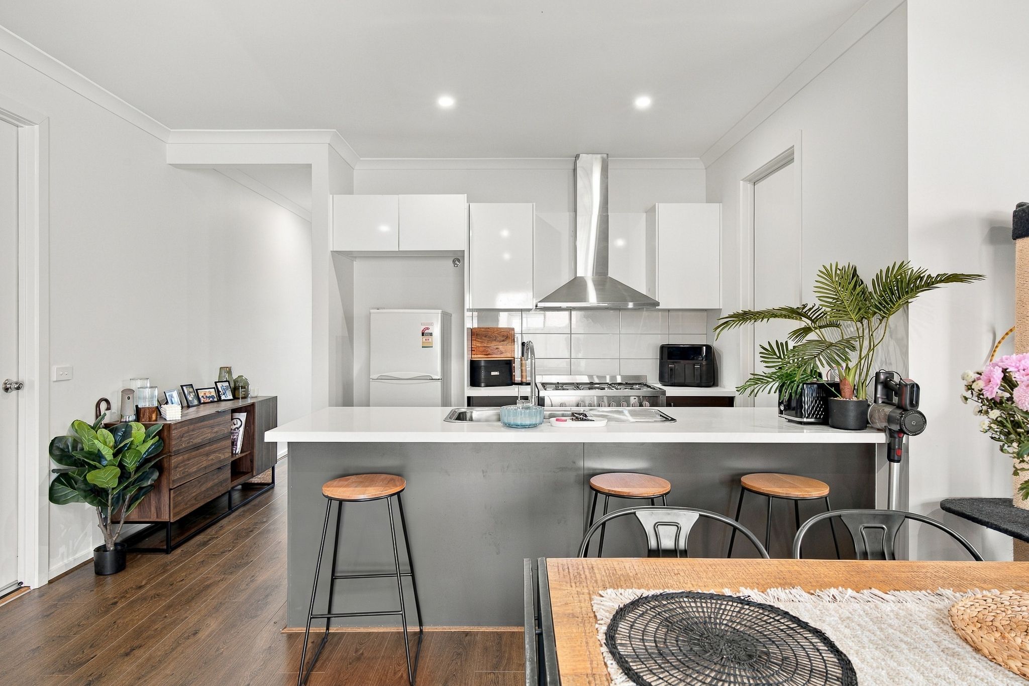 21 Bronx Avenue — photo 4 of 17