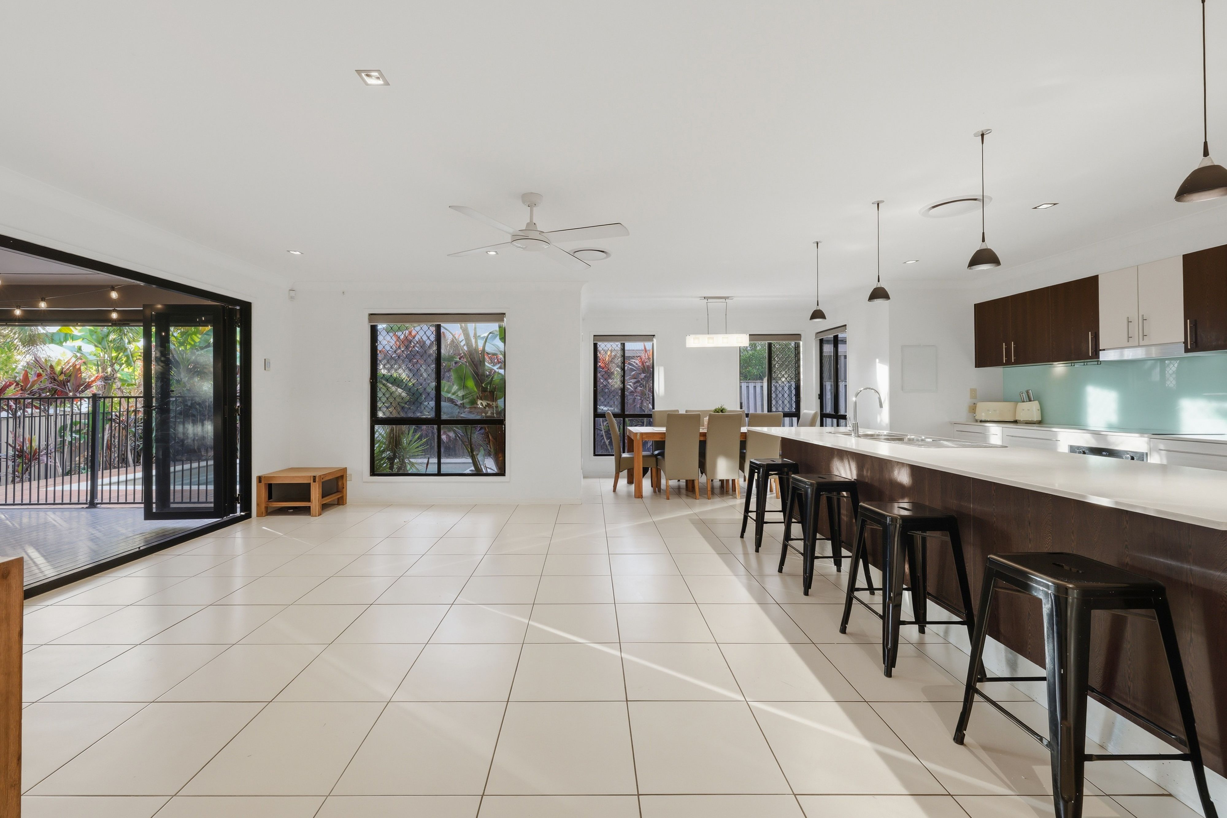 16 Emmaville Crescent, Ormeau, QLD 4208
