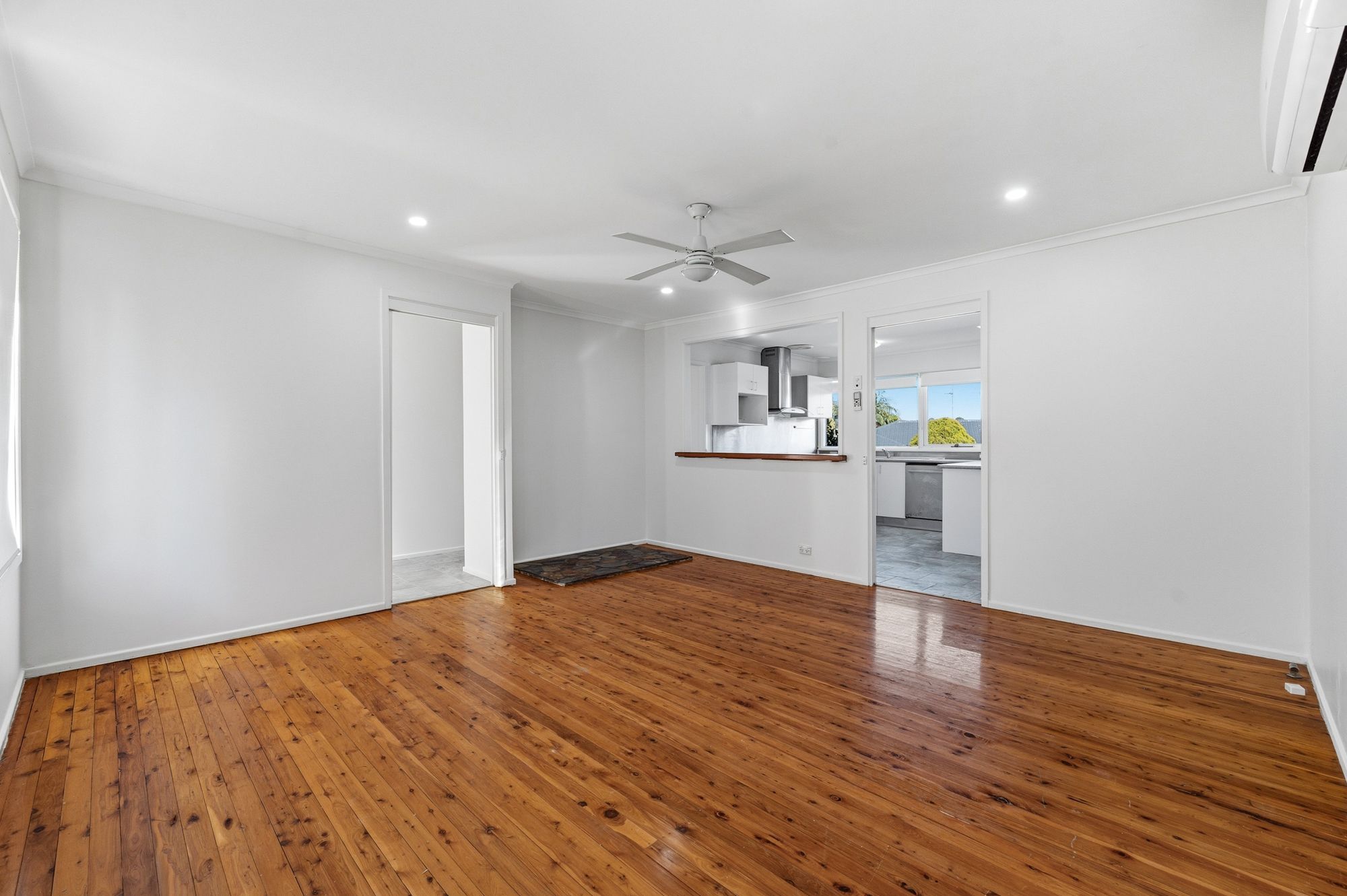 41 Pinaroo Crescent — photo 3 of 15