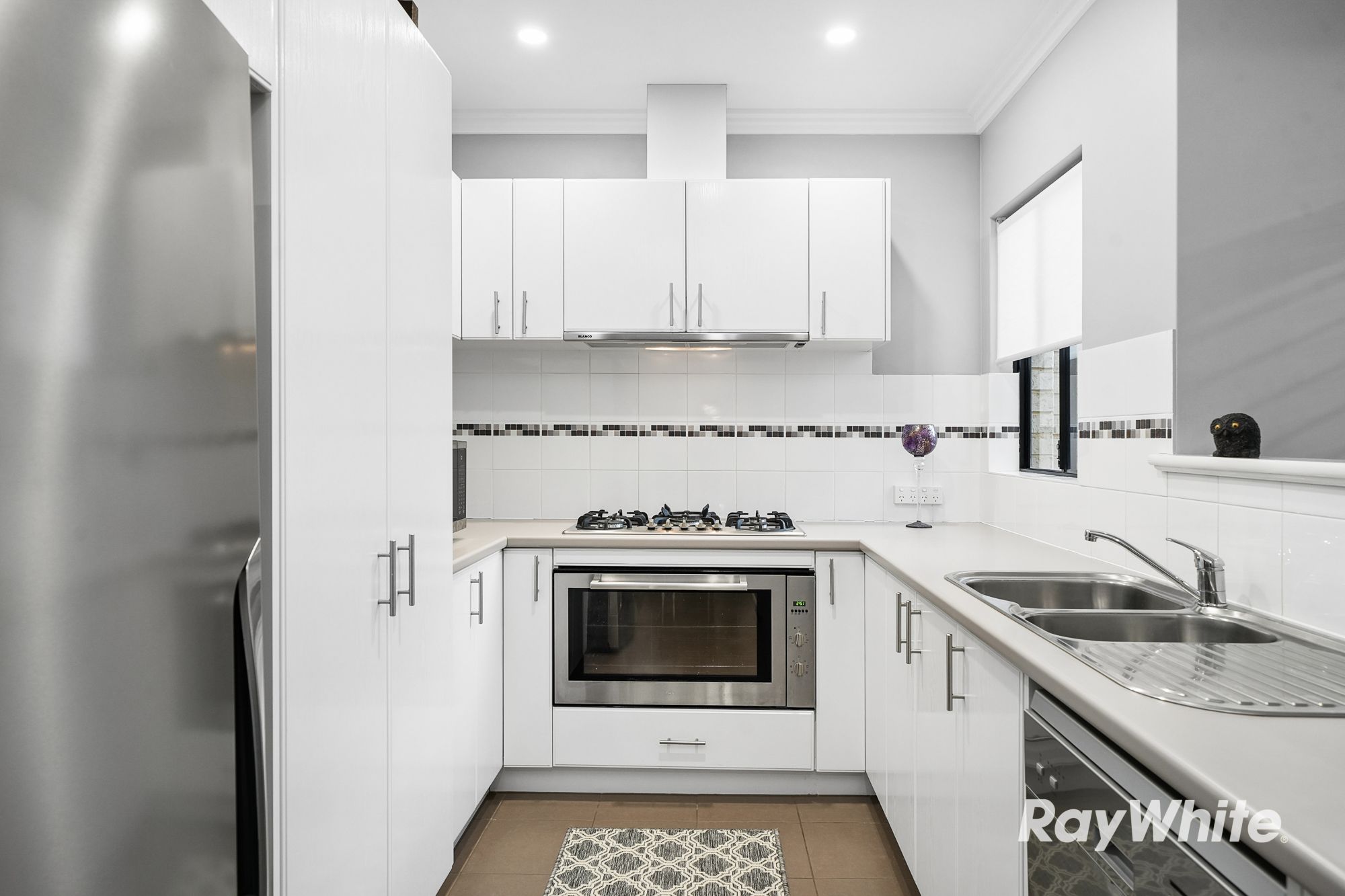 15 Finchley Crescent — photo 6 of 29