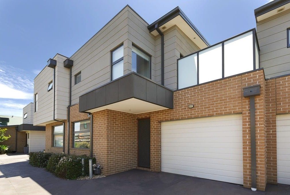 2/103 Cumberland Road — photo from Ray White Pascoe Vale