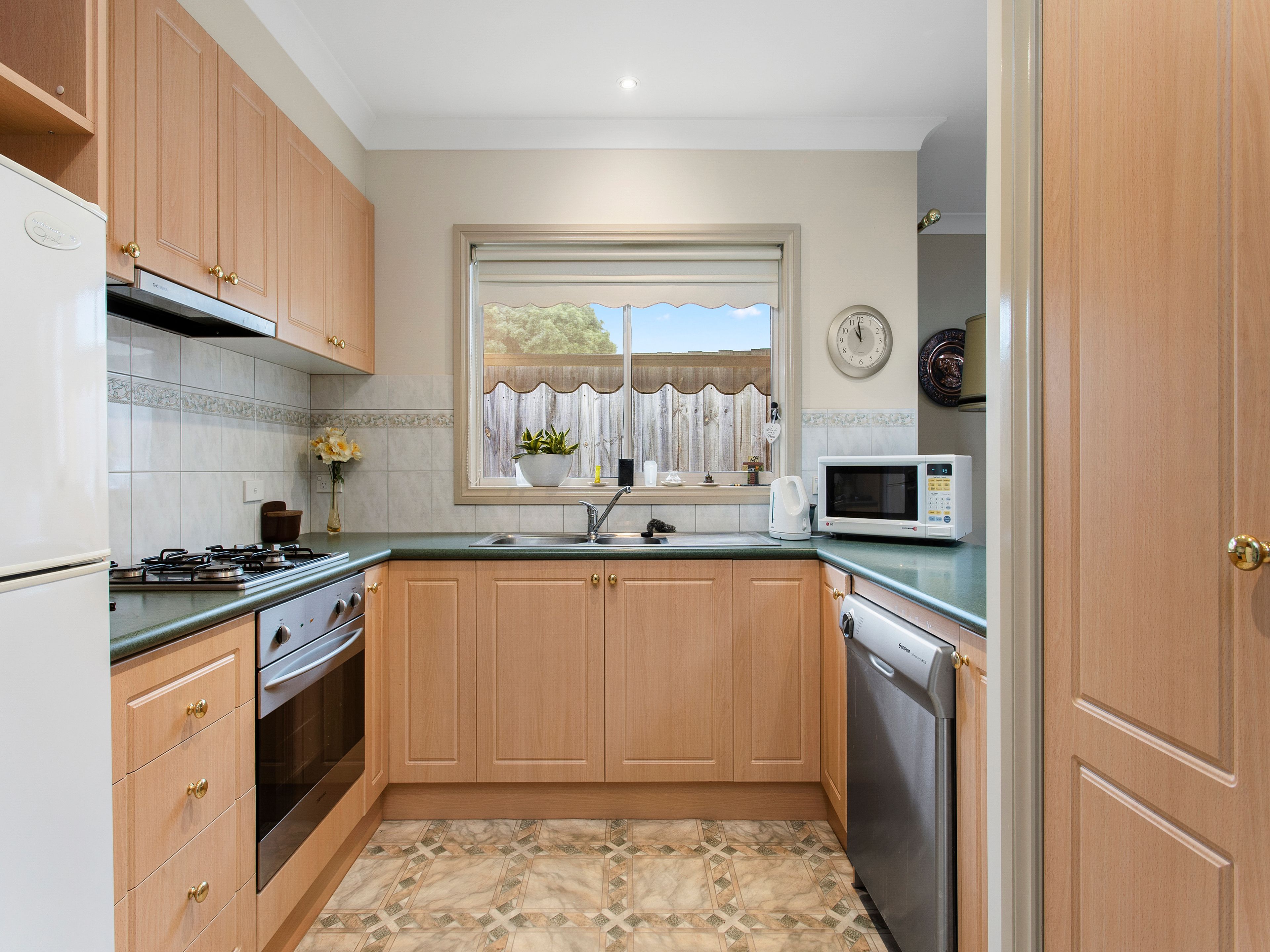 2/11 Lloyd Street, Belmont, VIC 3216