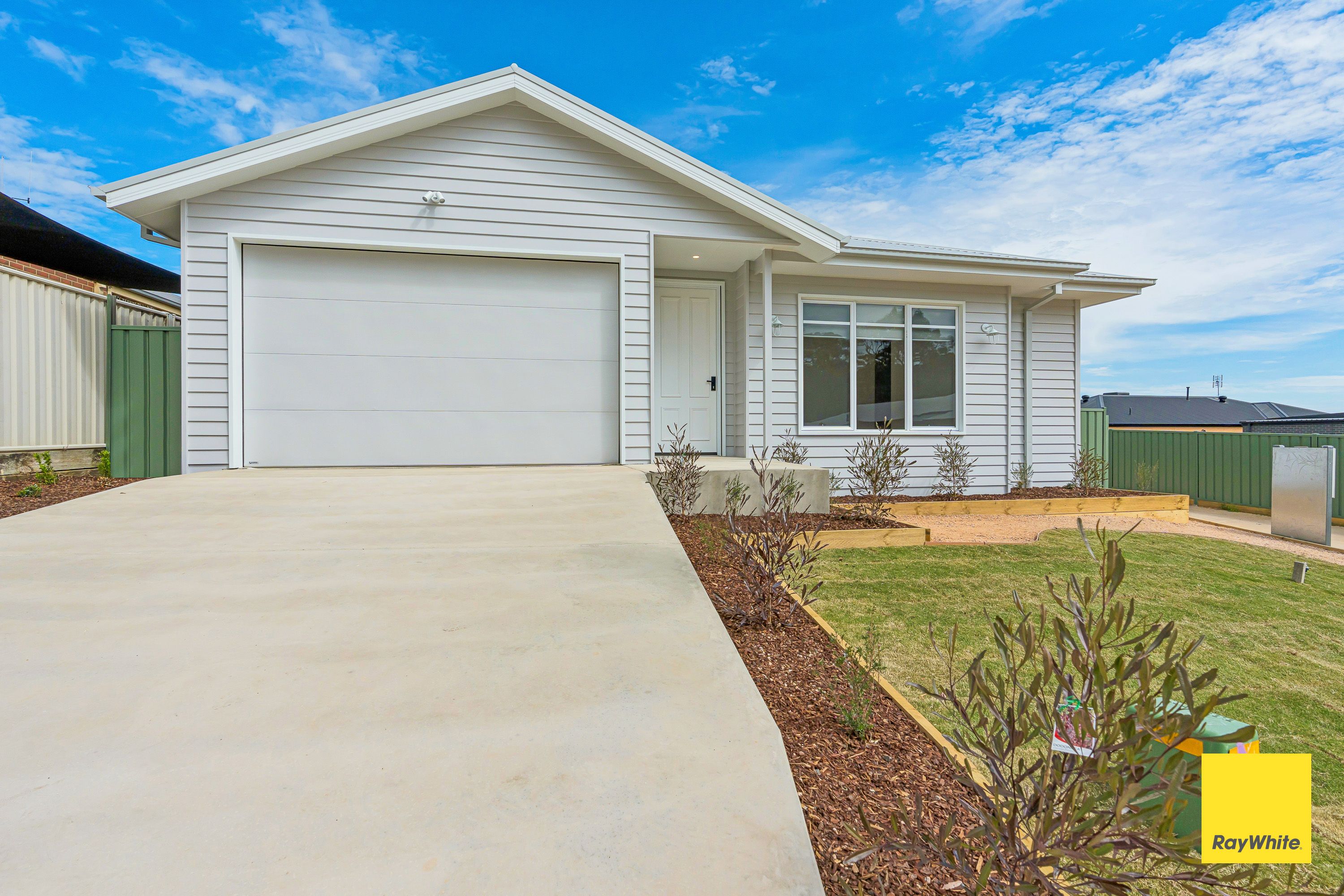 1/10 Amara Way — photo from Ray White Bendigo