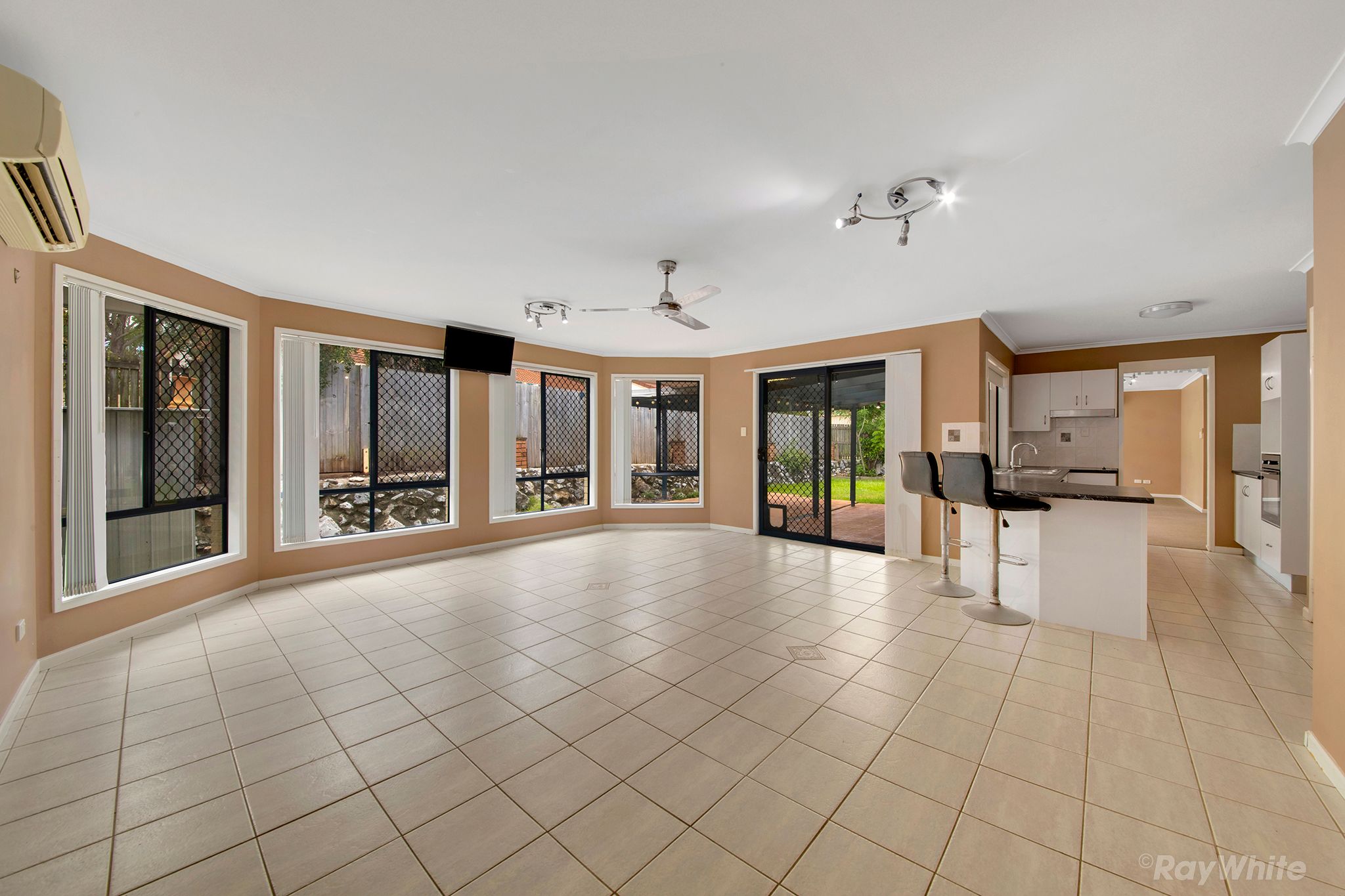 4a Carinya Drive, Clinton, QLD 4680