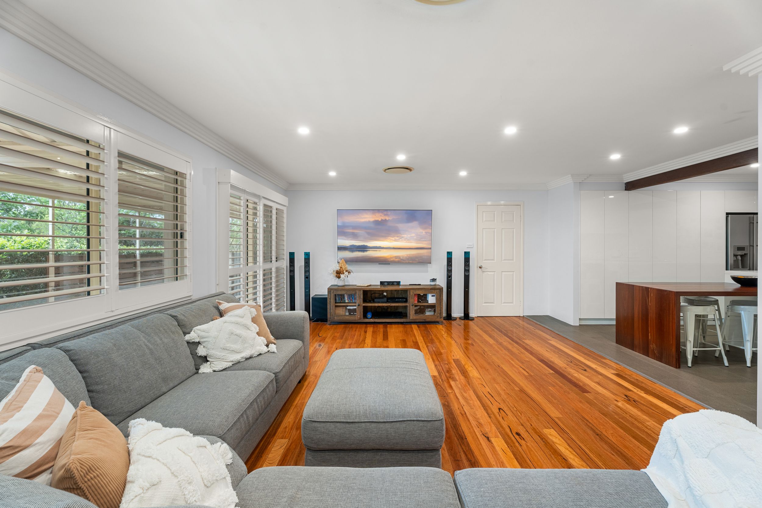 57 Warburton Crescent — photo 3 of 23