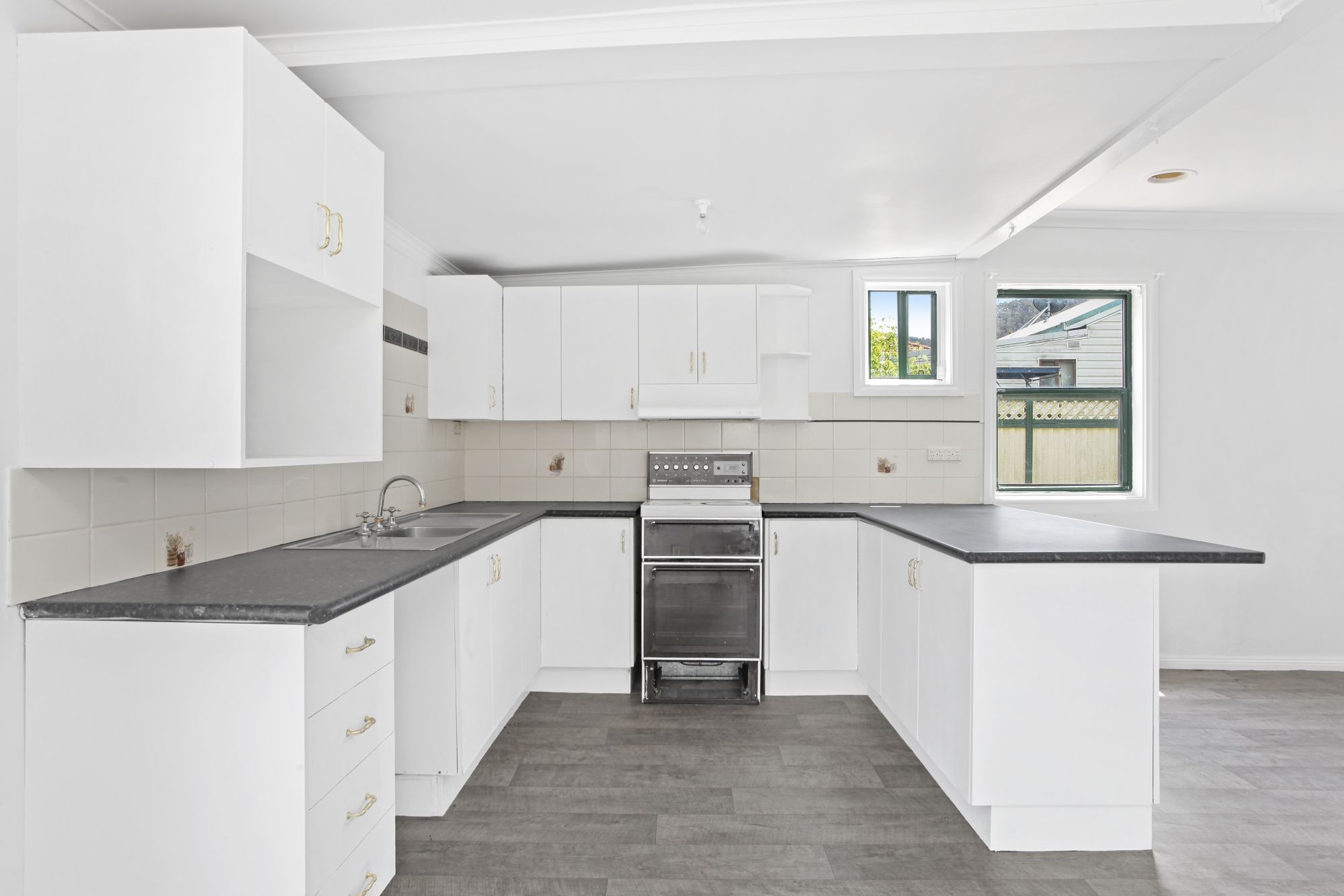 8 Crane Road, Lithgow, NSW 2790