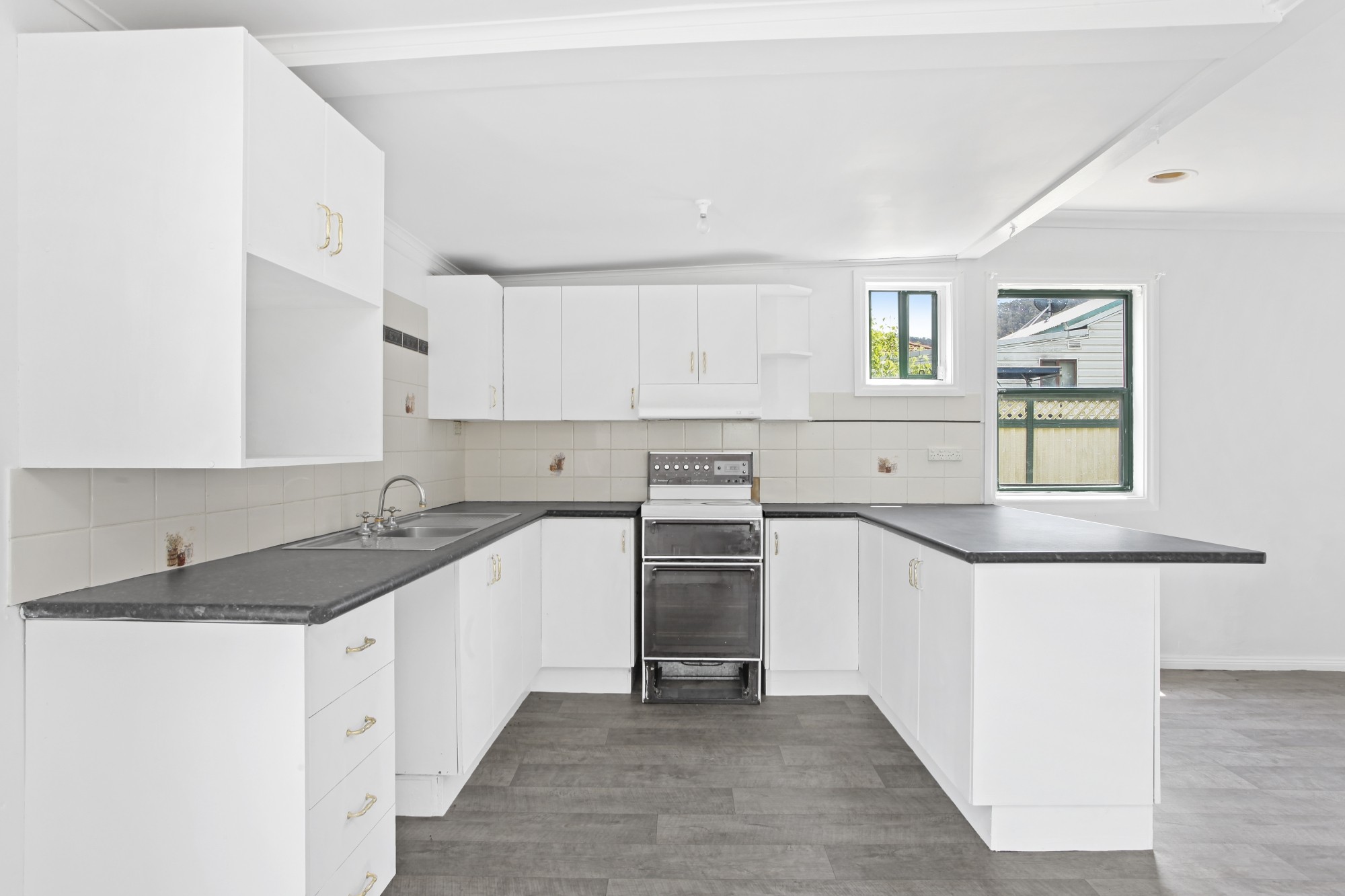 8 Crane Road, Lithgow, NSW 2790