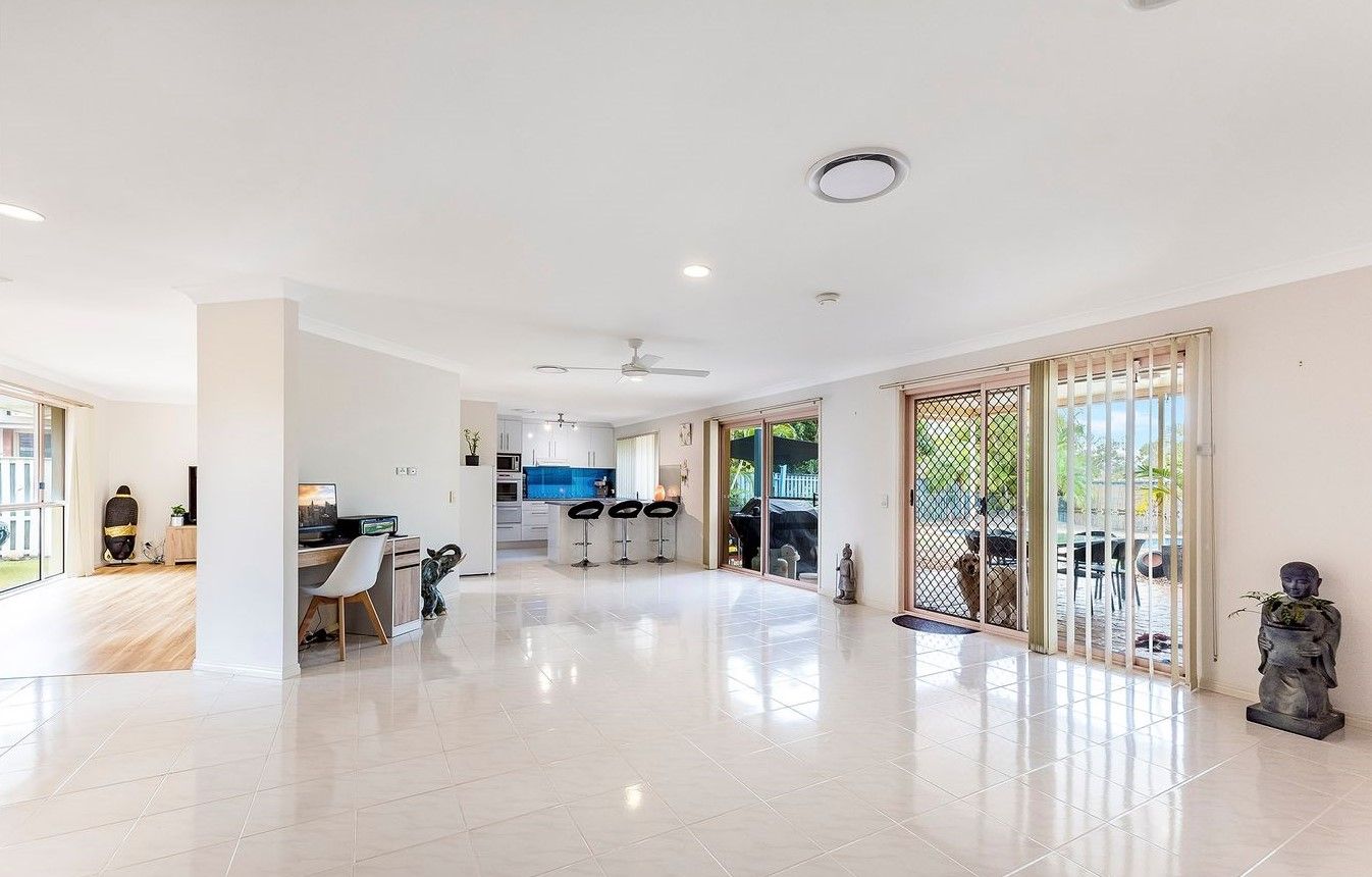 23 Port Jackson Boulevard, Clear Island Waters, QLD 4226