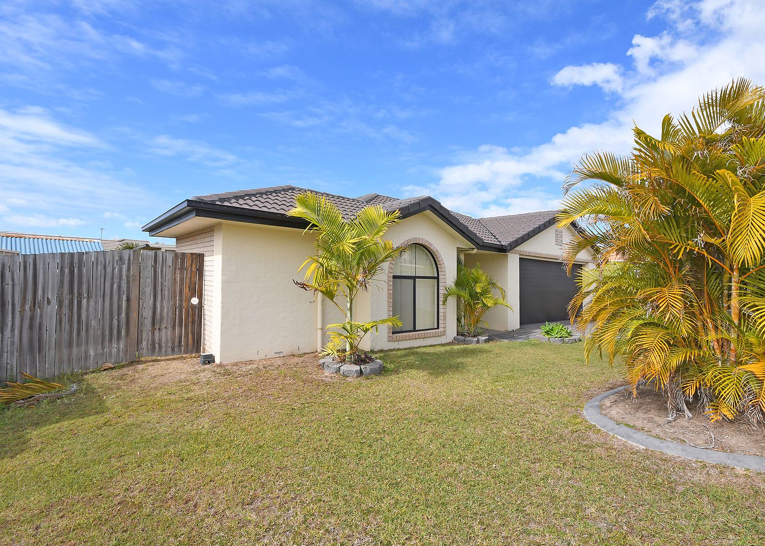 18 Bayridge Heights Drive, Nikenbah, QLD 4655