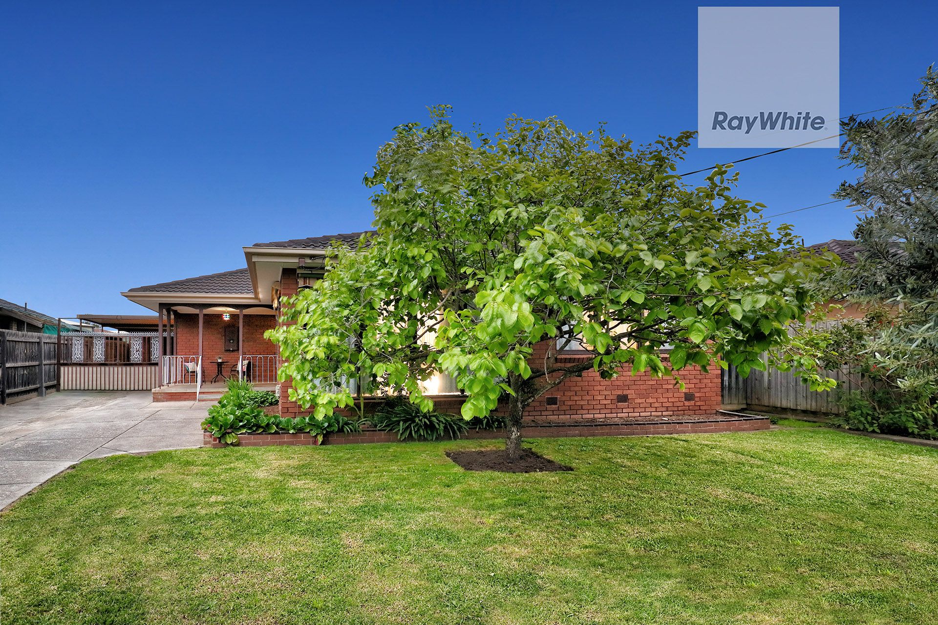 5 Burgess Close, Gladstone Park, VIC 3043